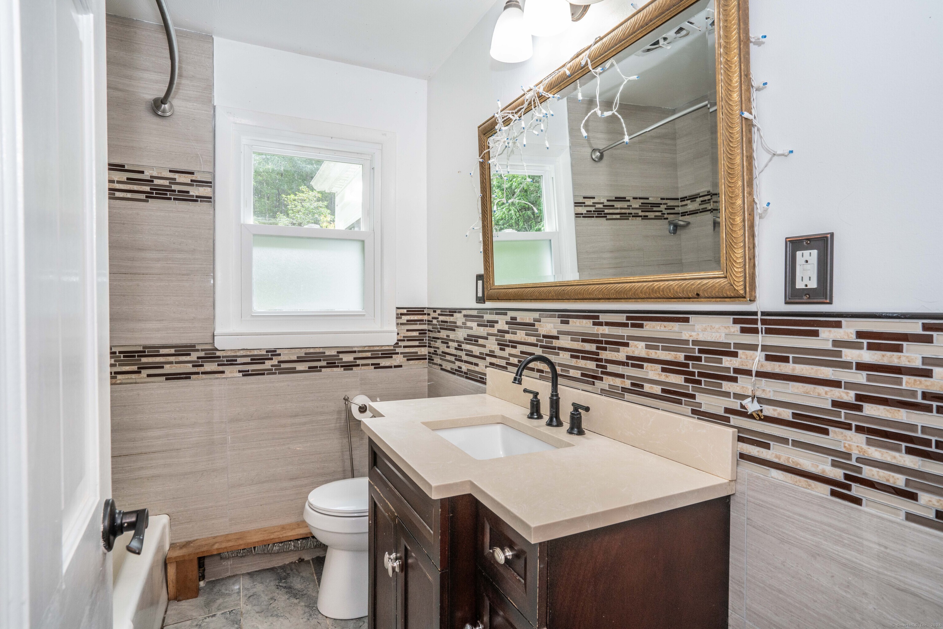 31 Birdsview Avenue