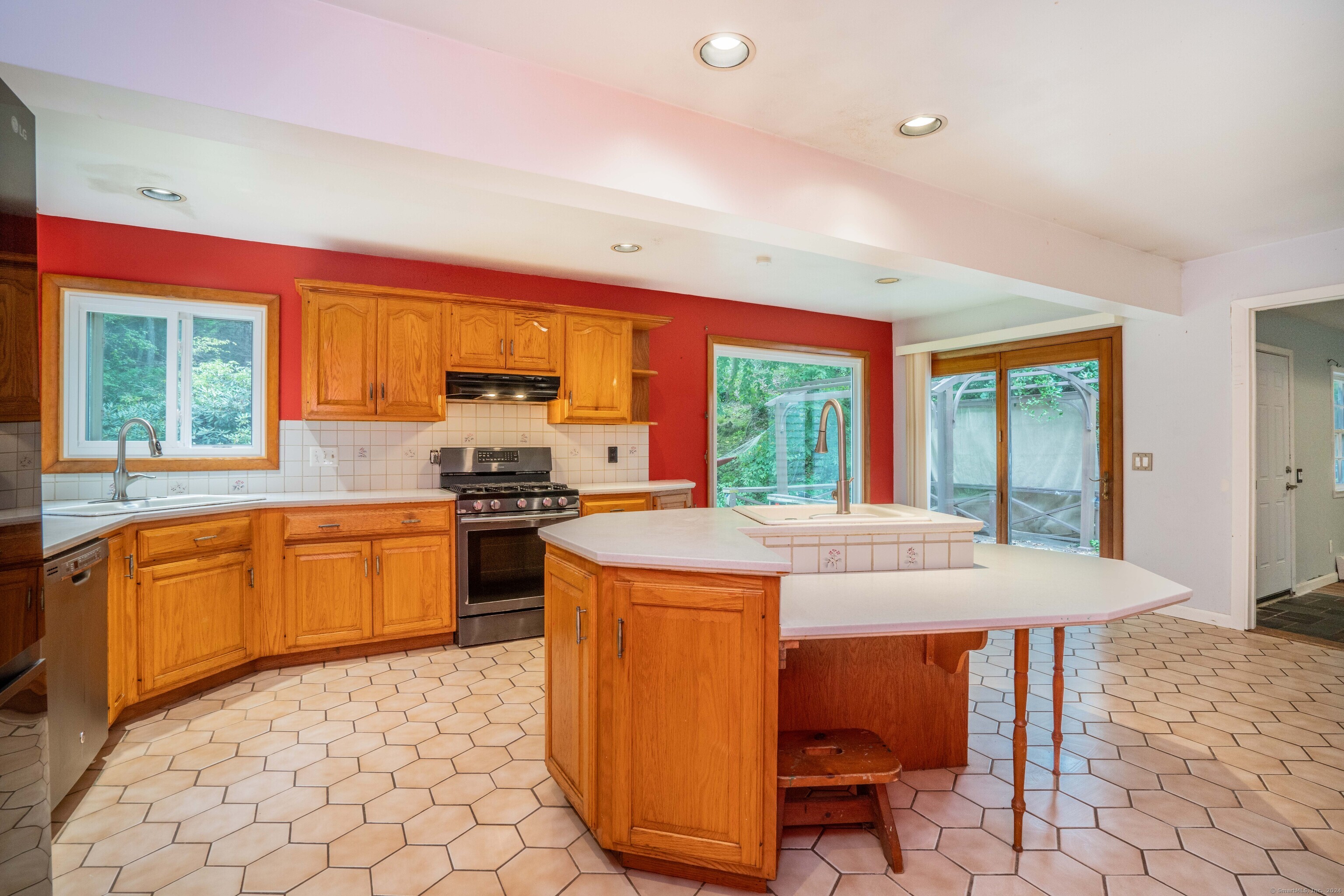 31 Birdsview Avenue