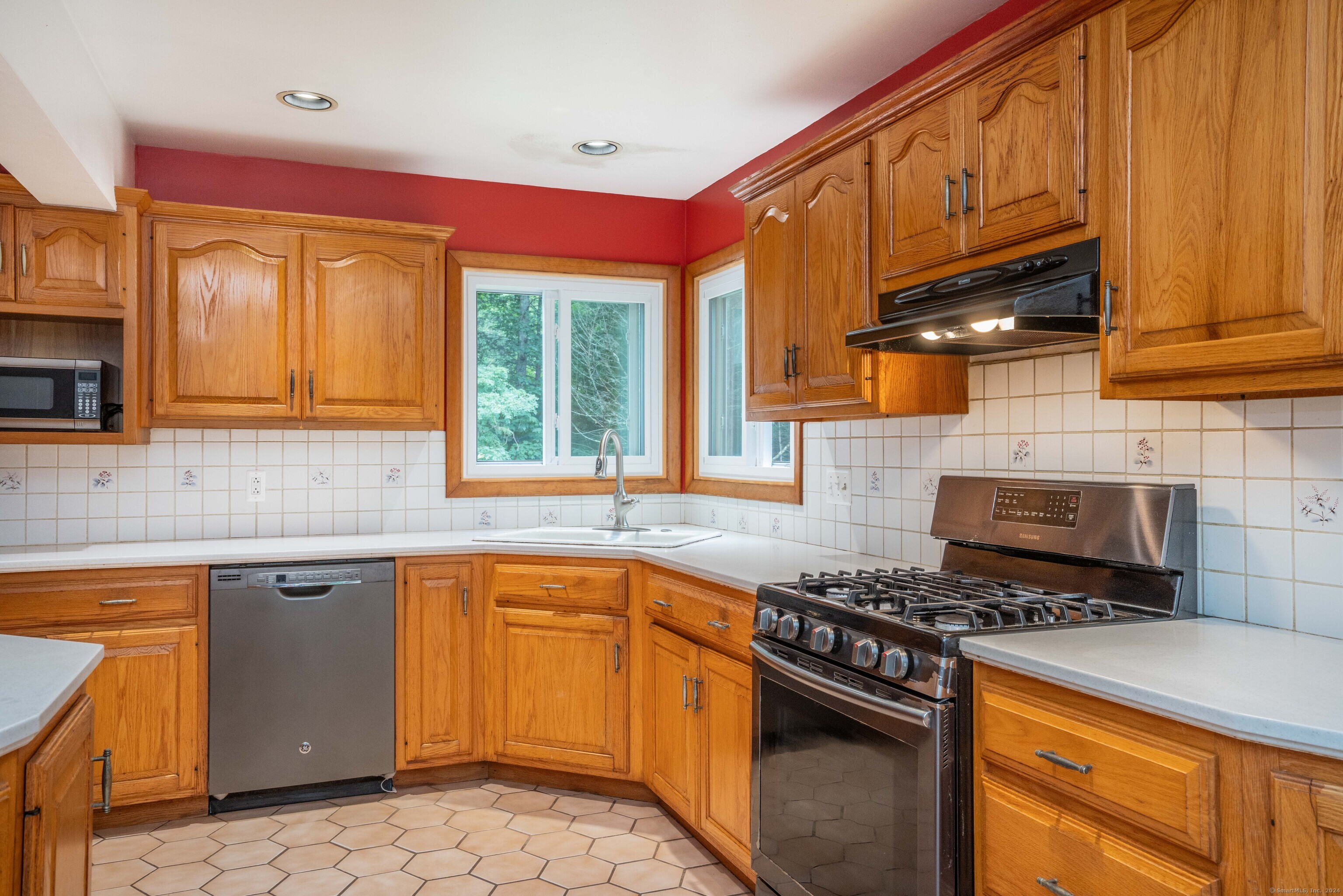 31 Birdsview Avenue