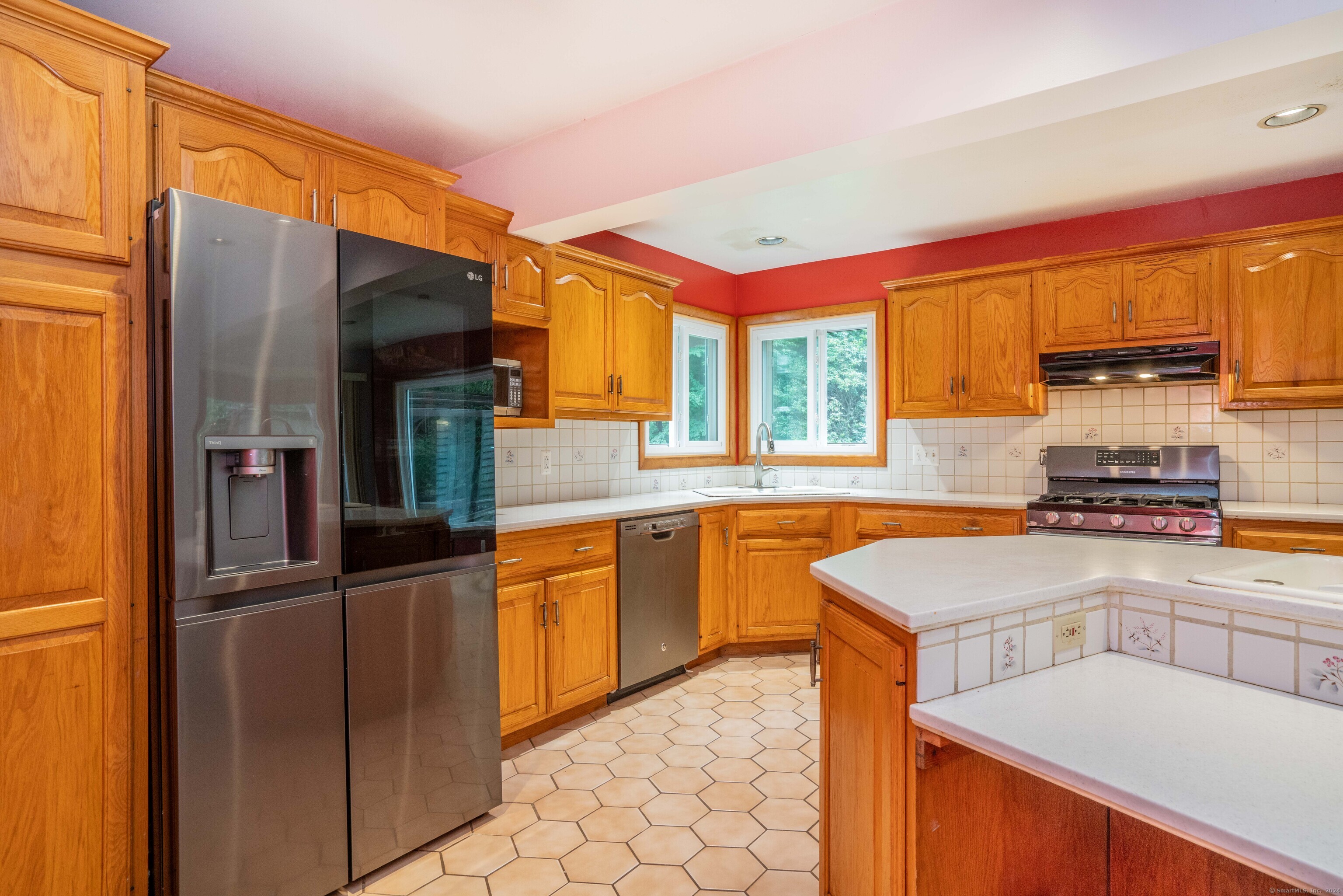 31 Birdsview Avenue