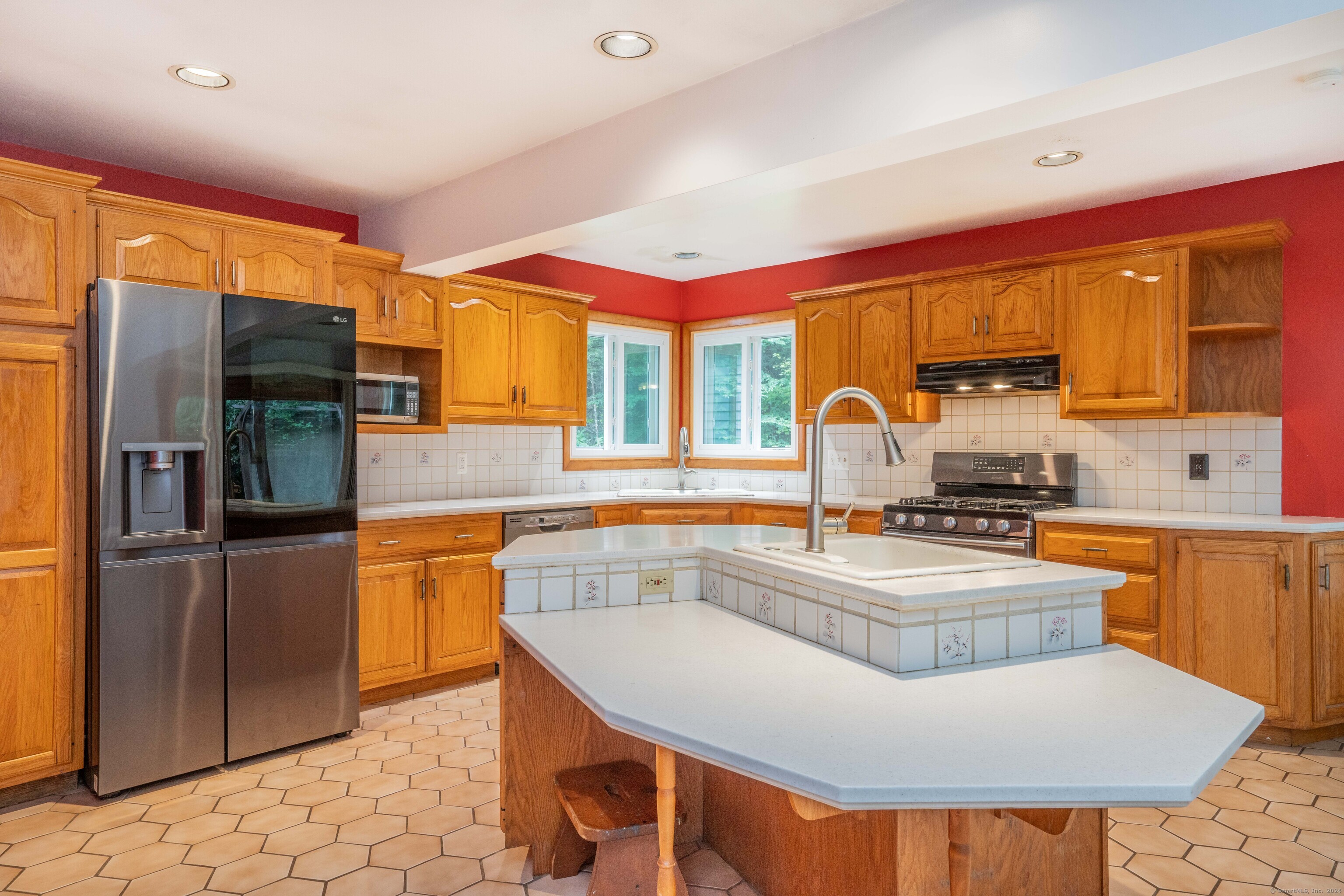 31 Birdsview Avenue