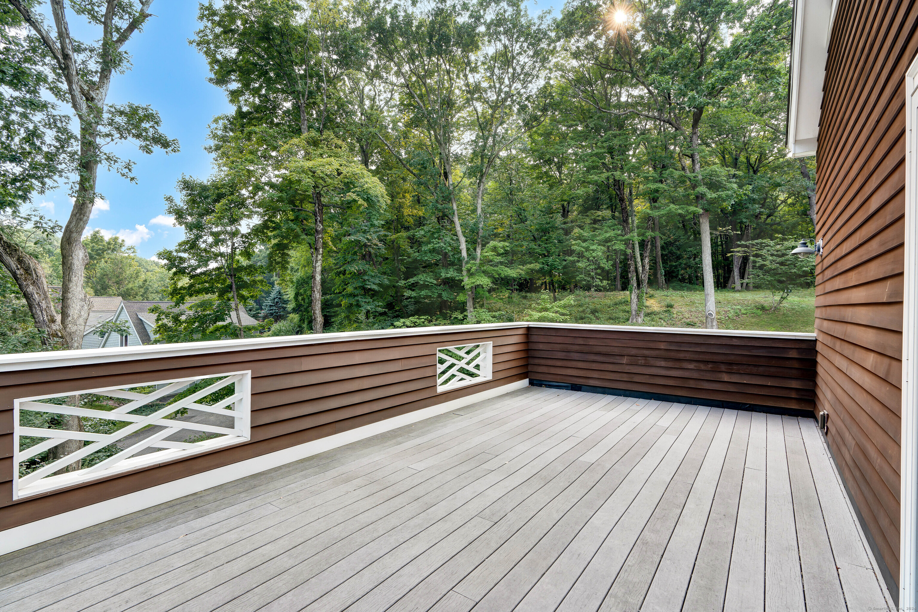 545 Deercliff Road