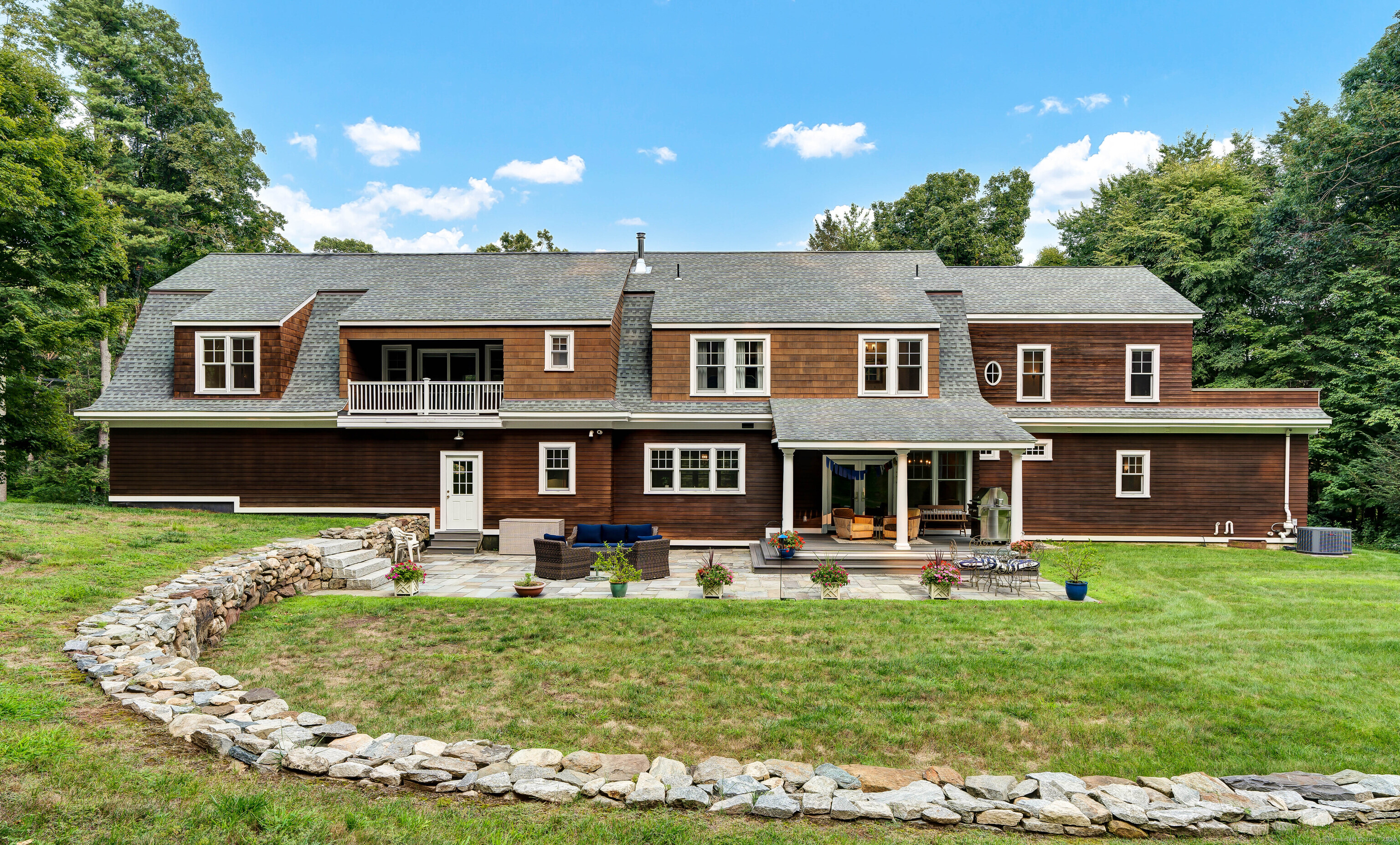 545 Deercliff Road