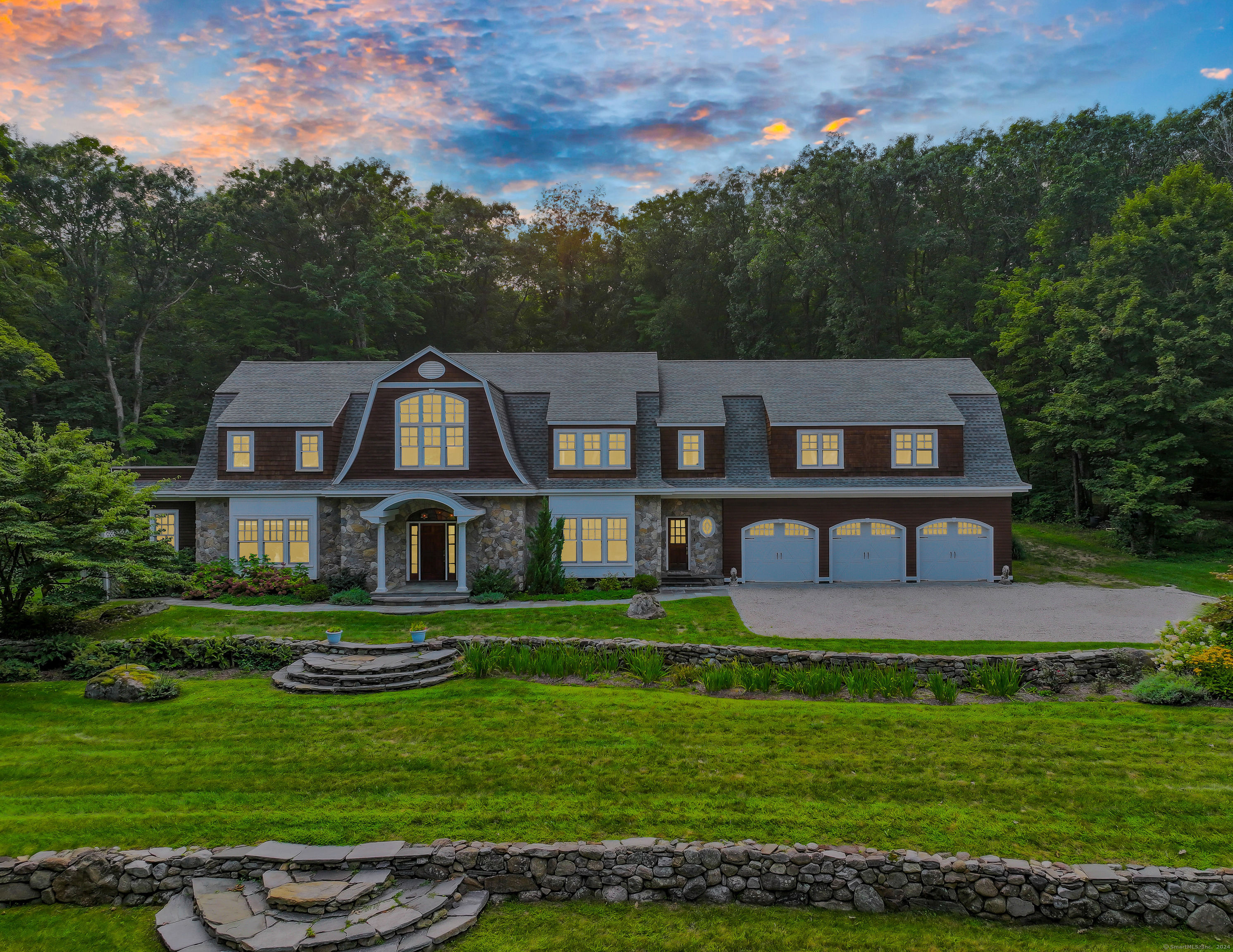 545 Deercliff Road