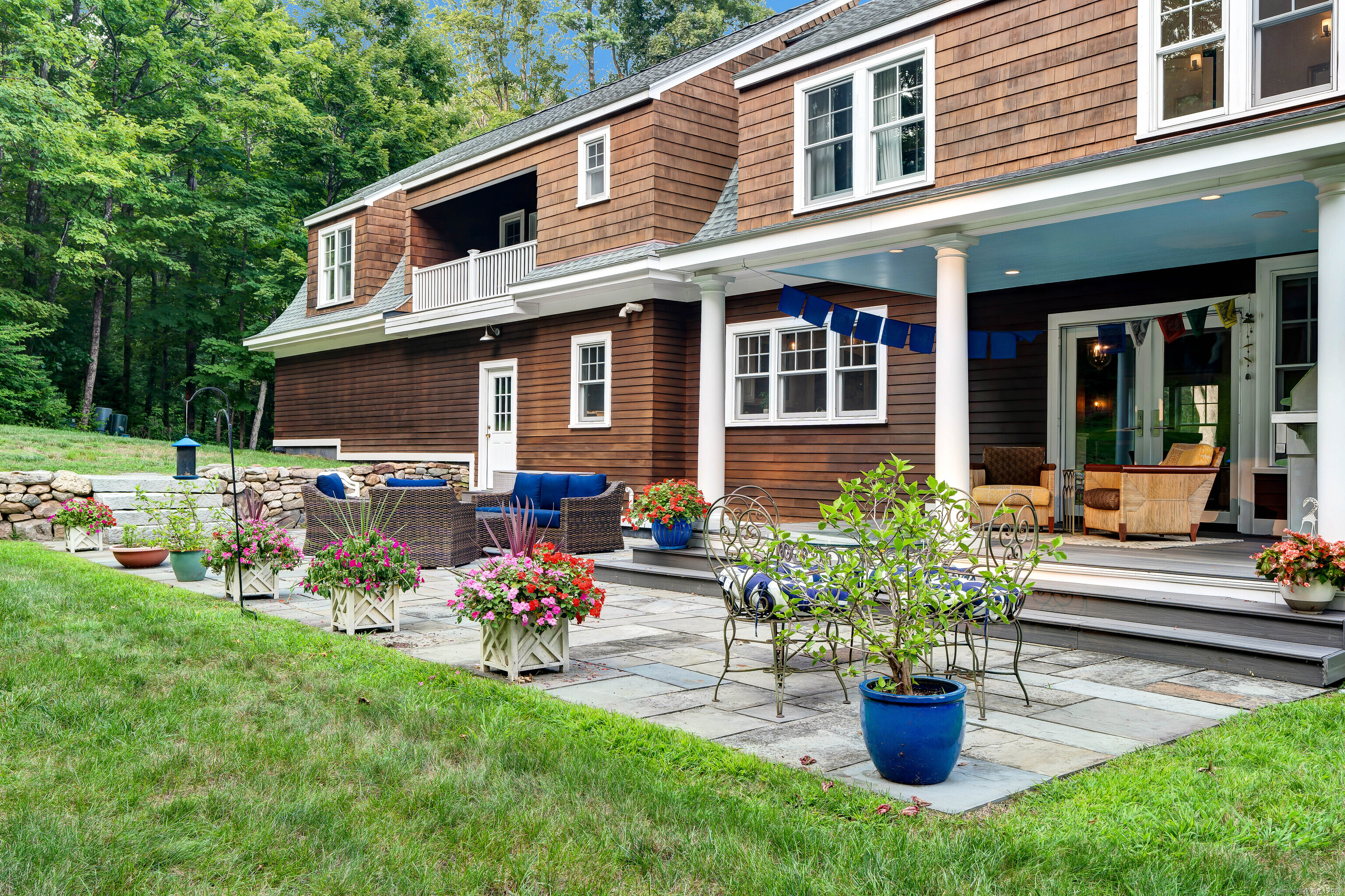 545 Deercliff Road
