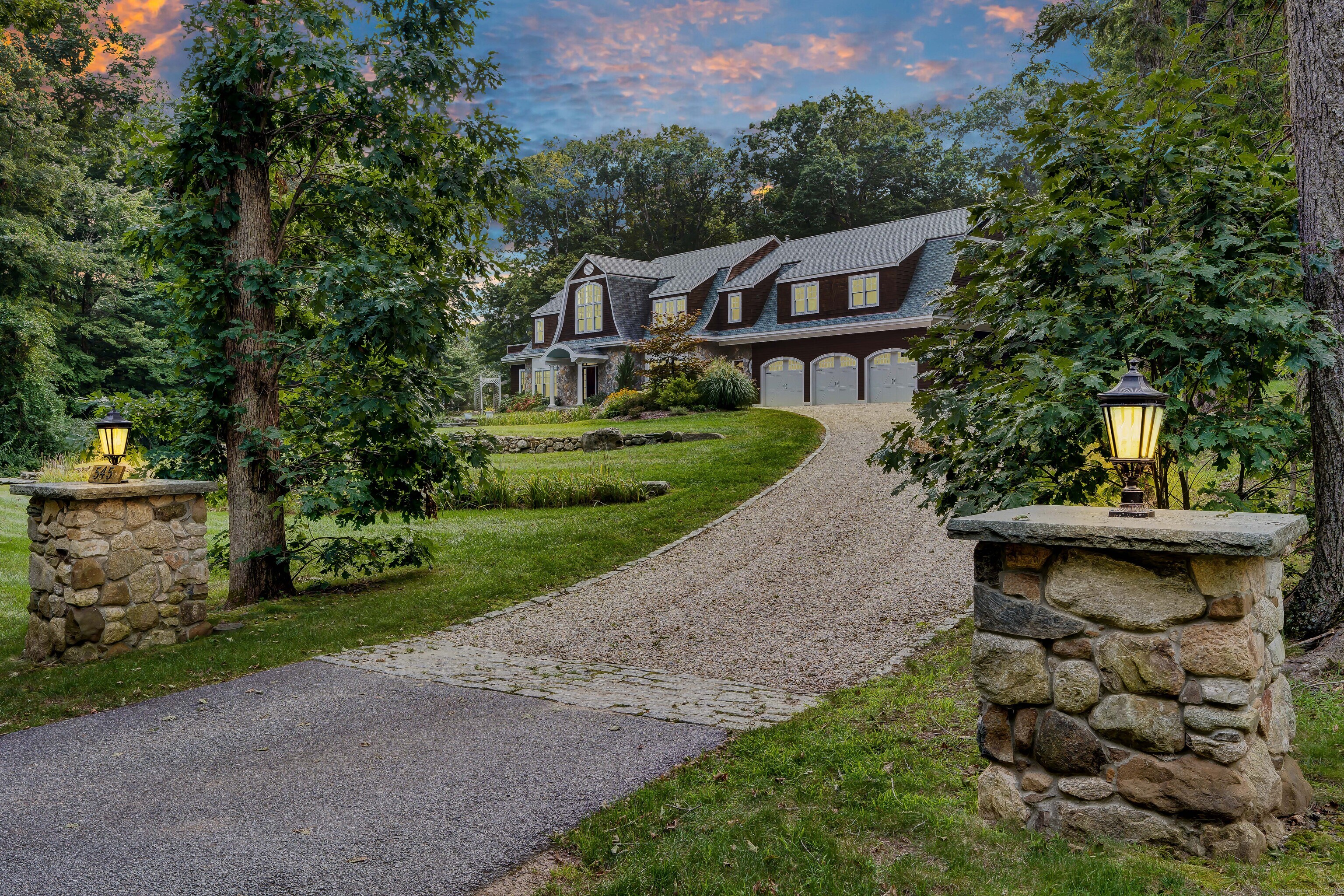545 Deercliff Road