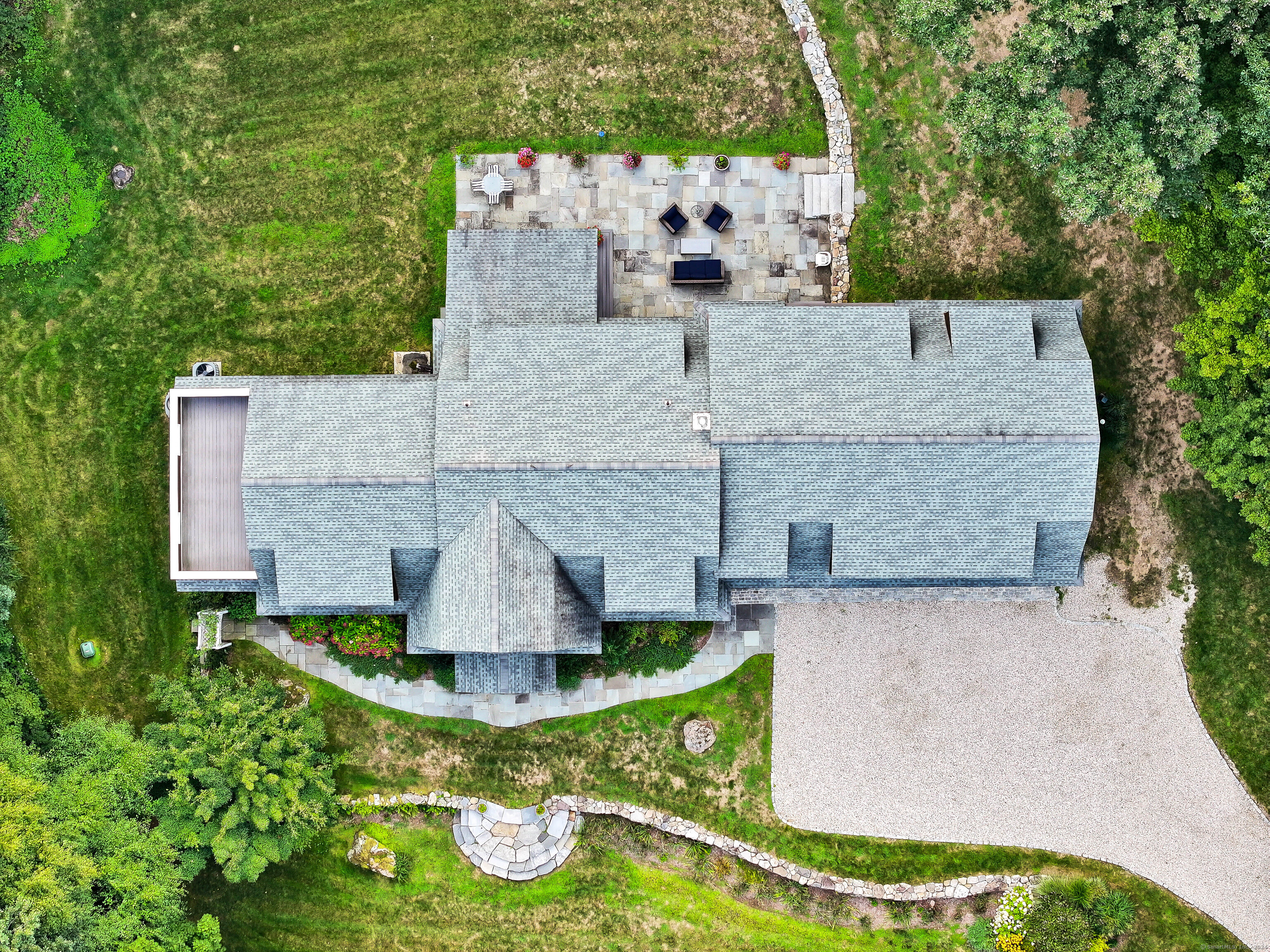 545 Deercliff Road