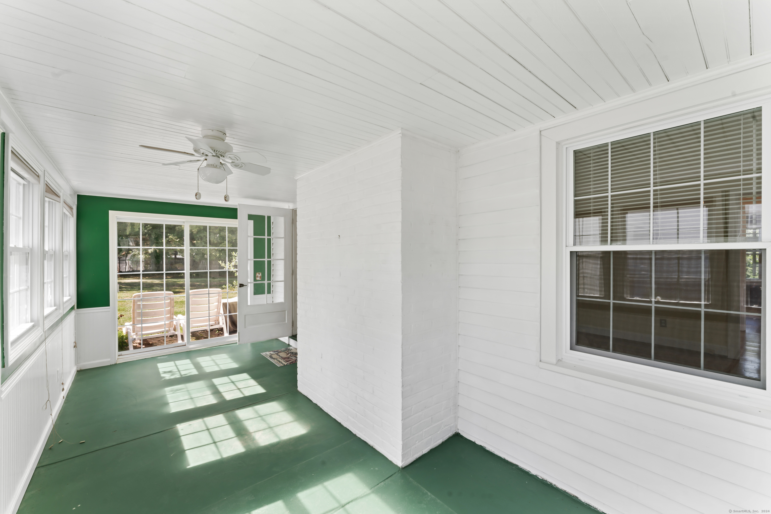 105 Plymouth Lane