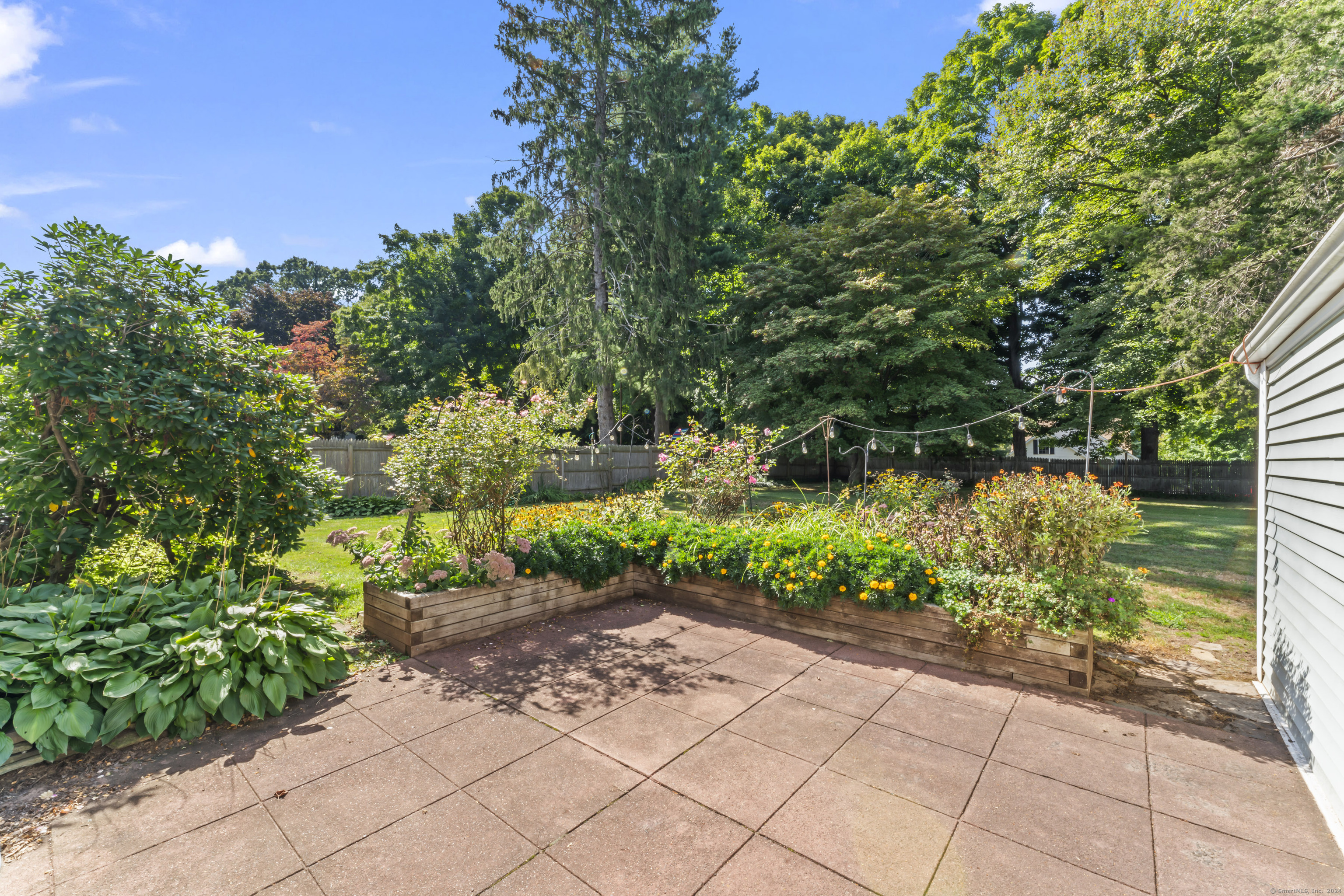 105 Plymouth Lane