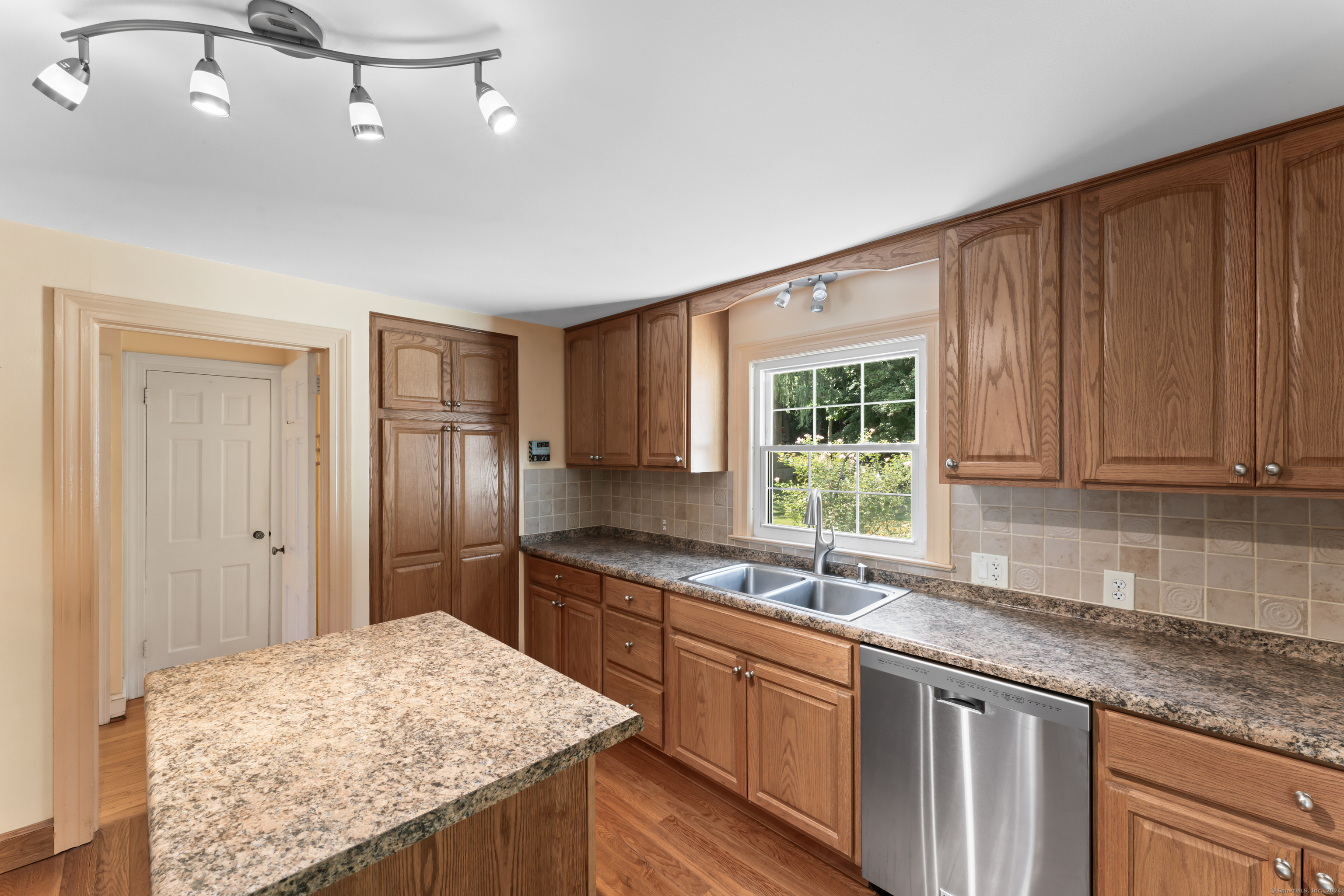 105 Plymouth Lane