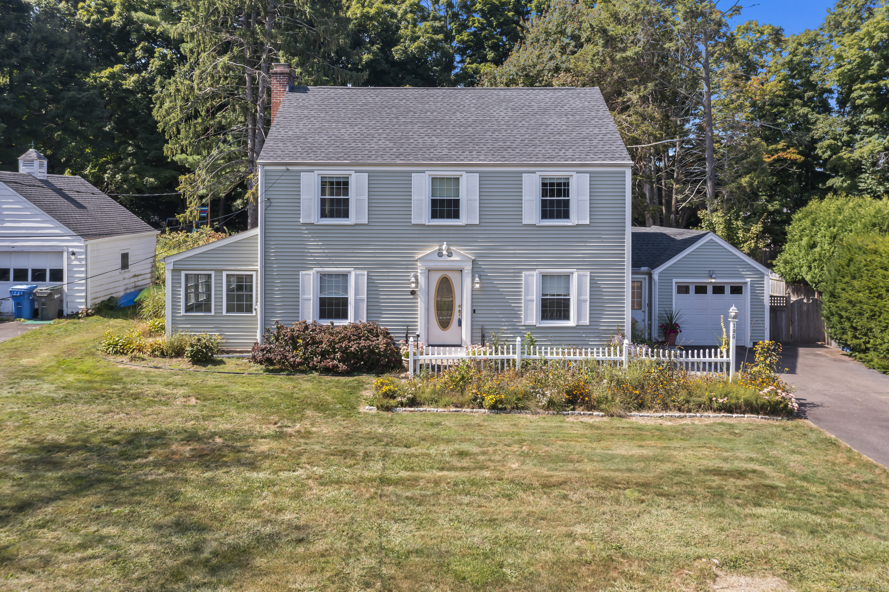 105 Plymouth Lane