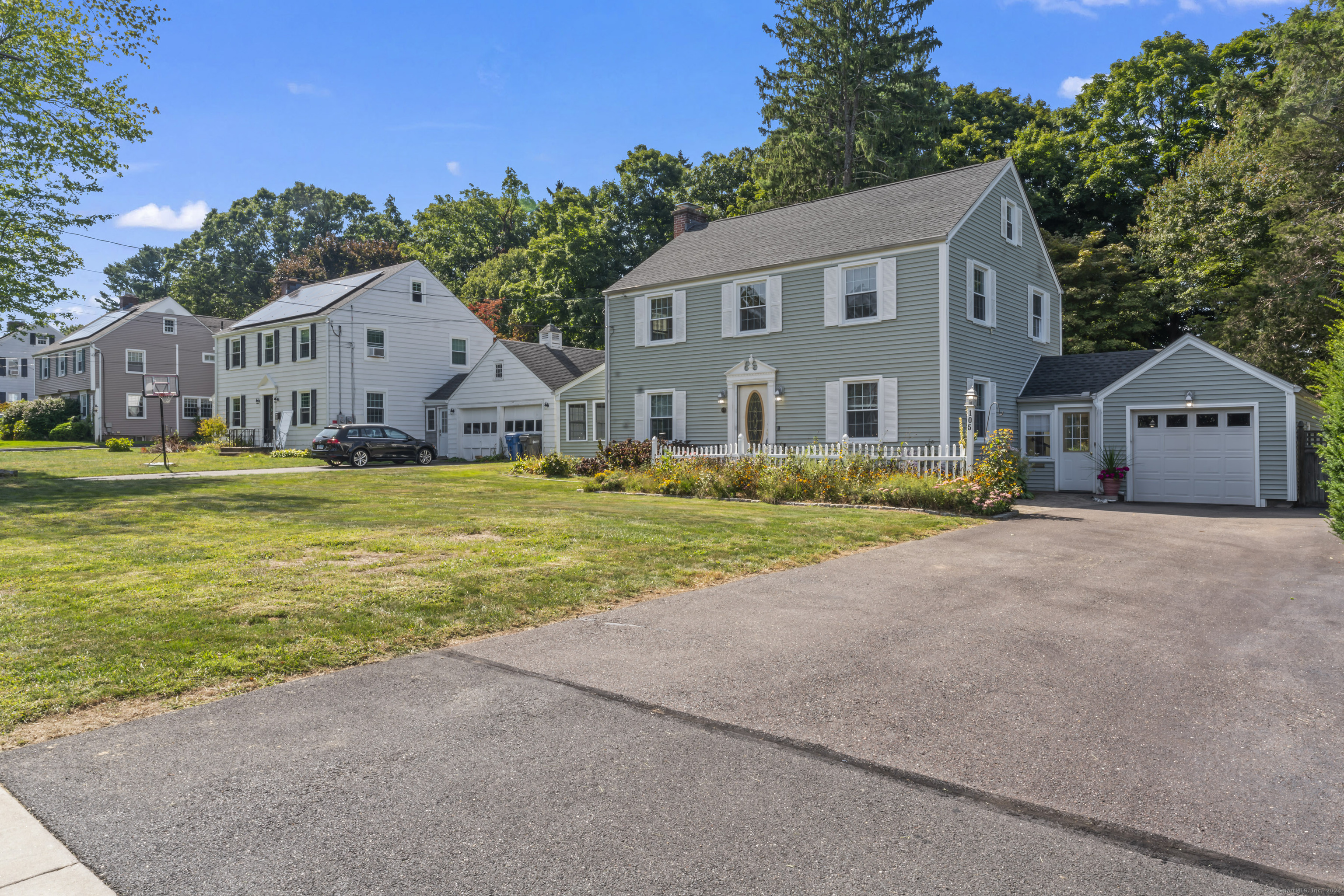 105 Plymouth Lane