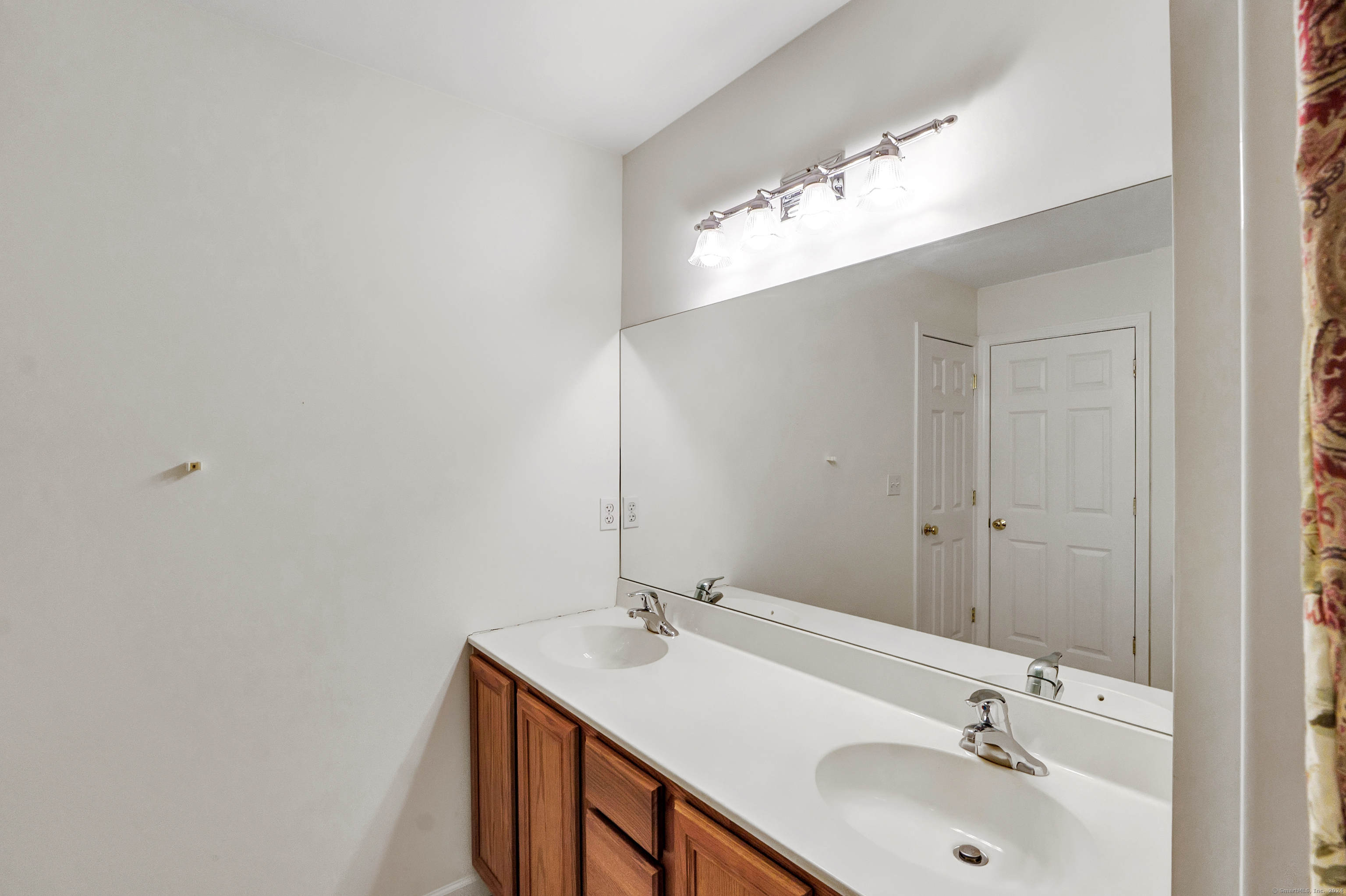 244 Oakland Street APT C