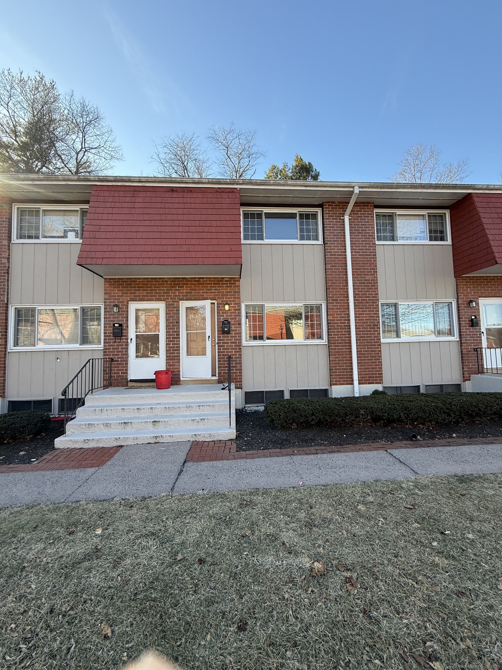 432 Middle Turnpike West APT 109
