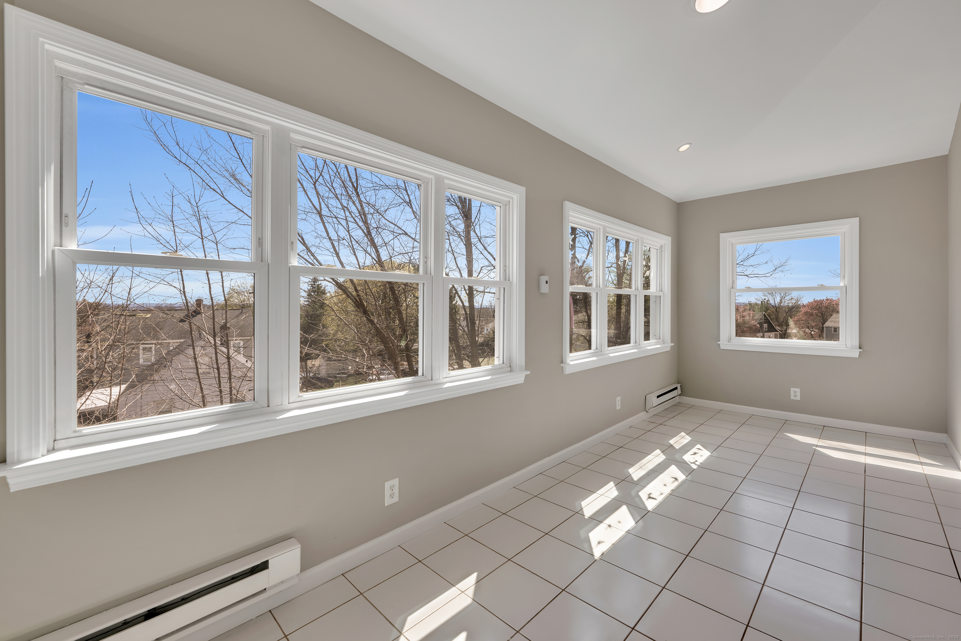 1 Essex Place