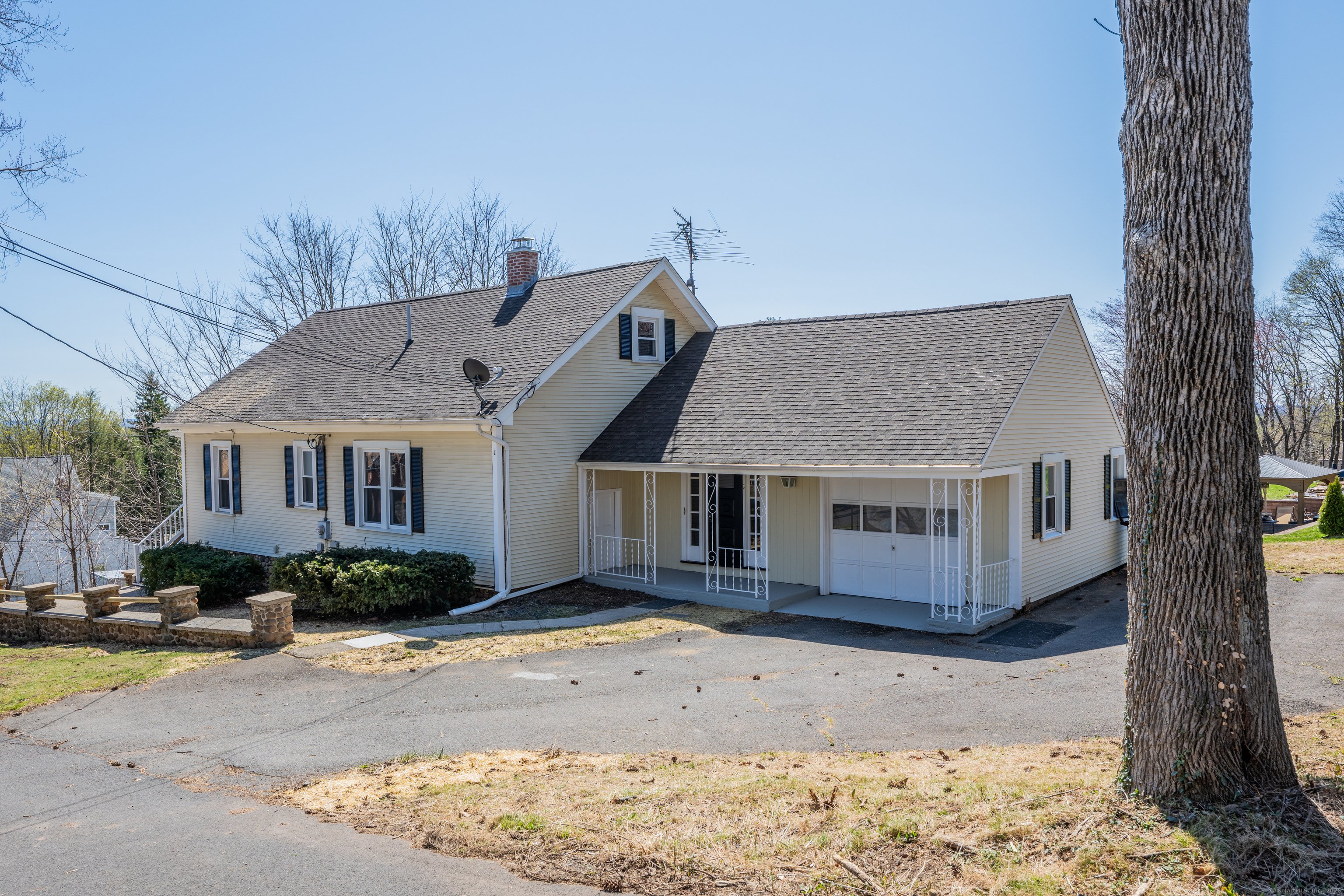 1 Essex Place