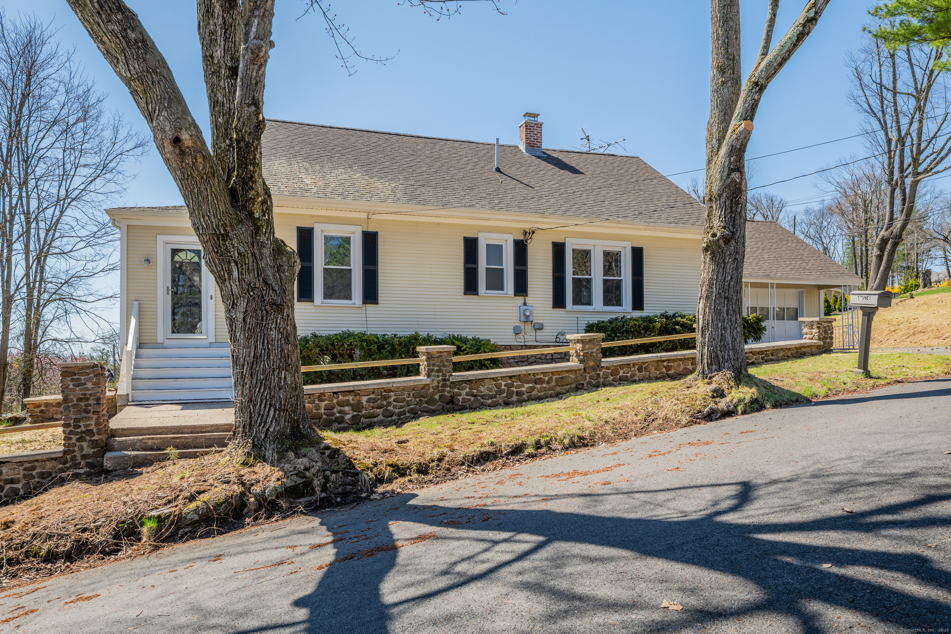 1 Essex Place