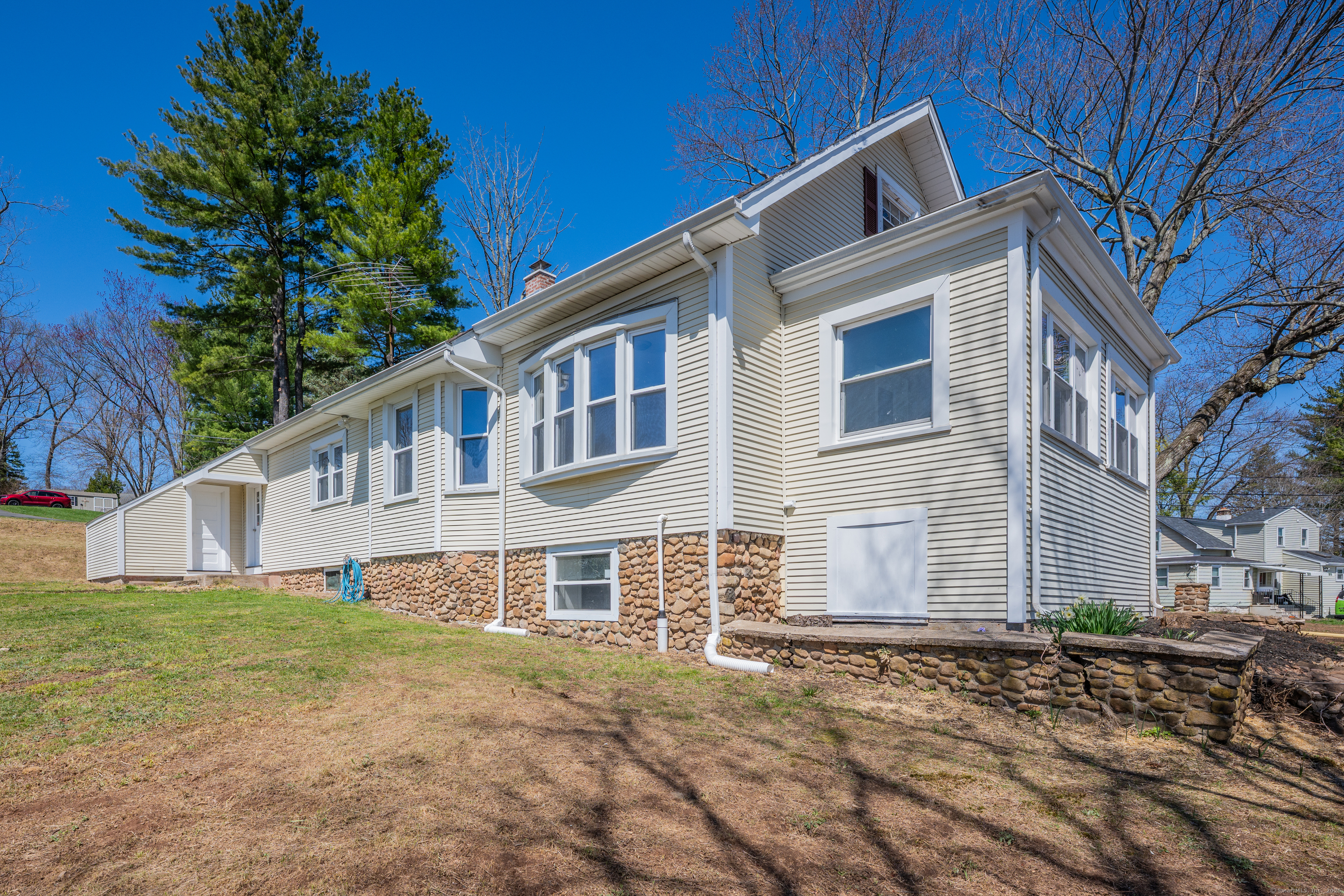 1 Essex Place