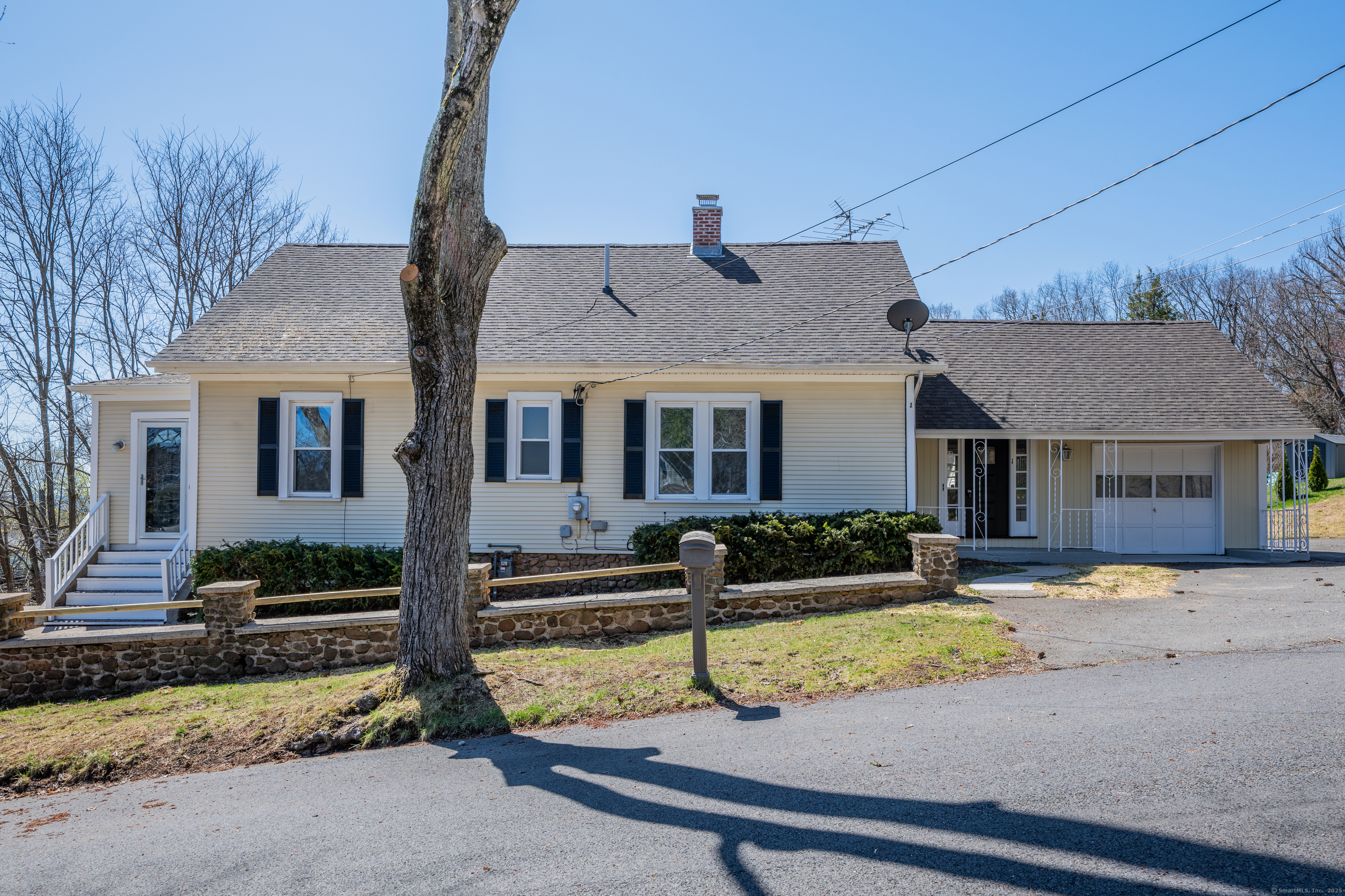 1 Essex Place