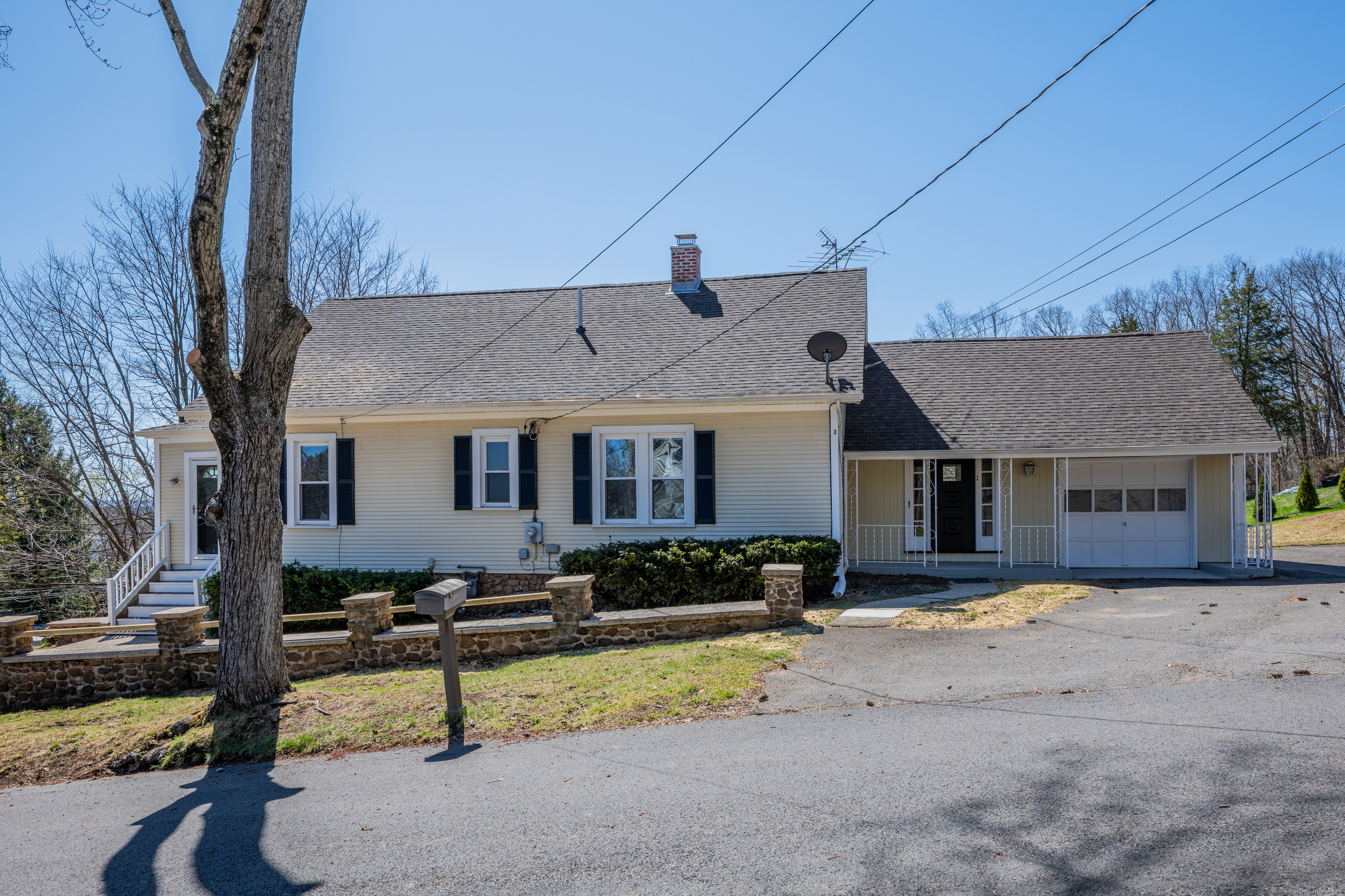 1 Essex Place