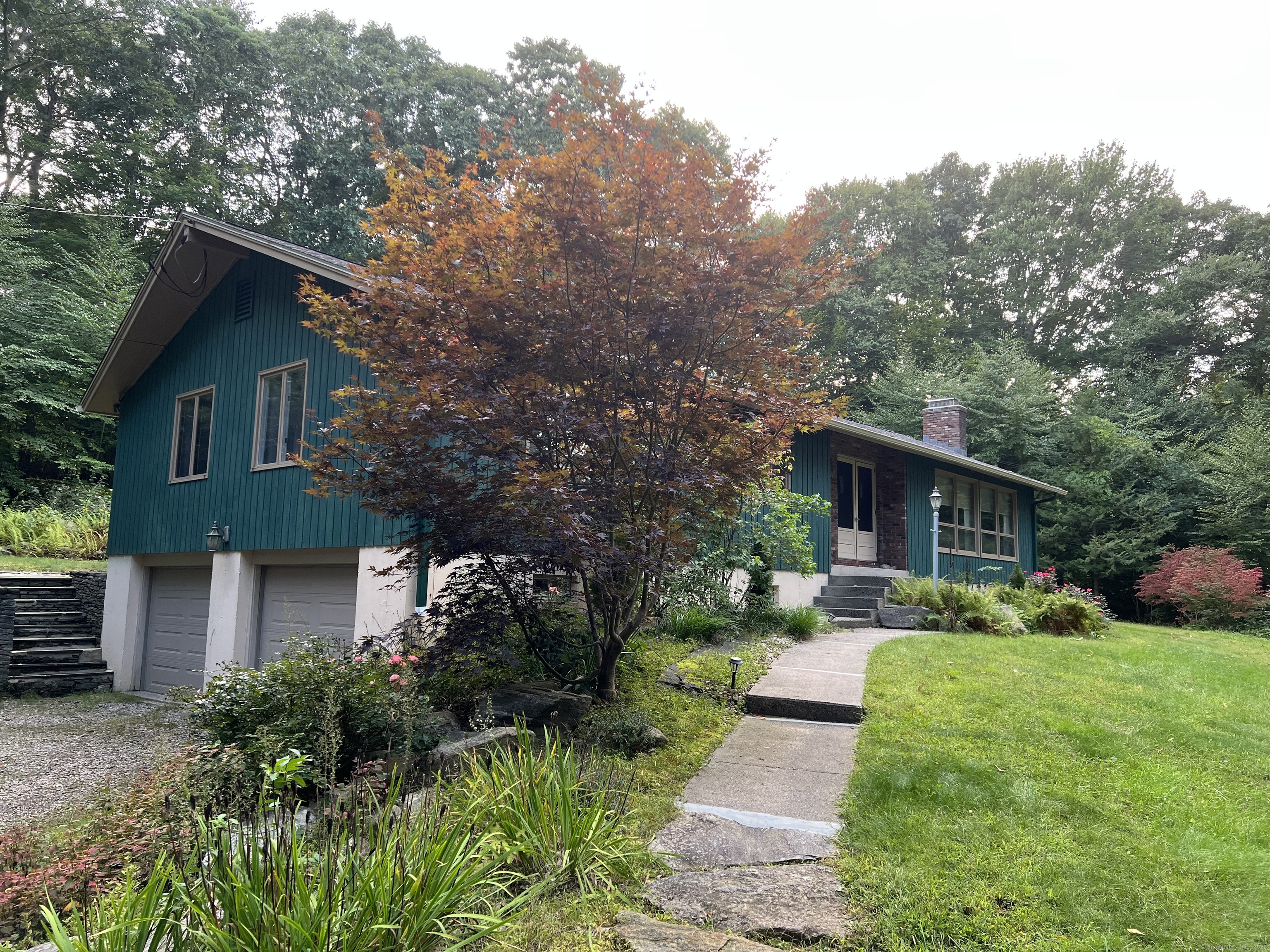 35 Valley Ridge Drive
