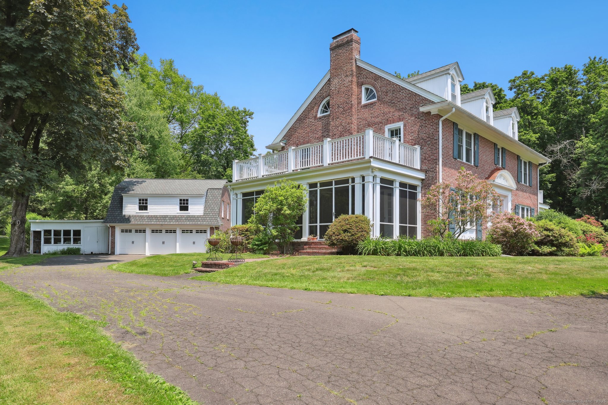 2200 Ridge Road