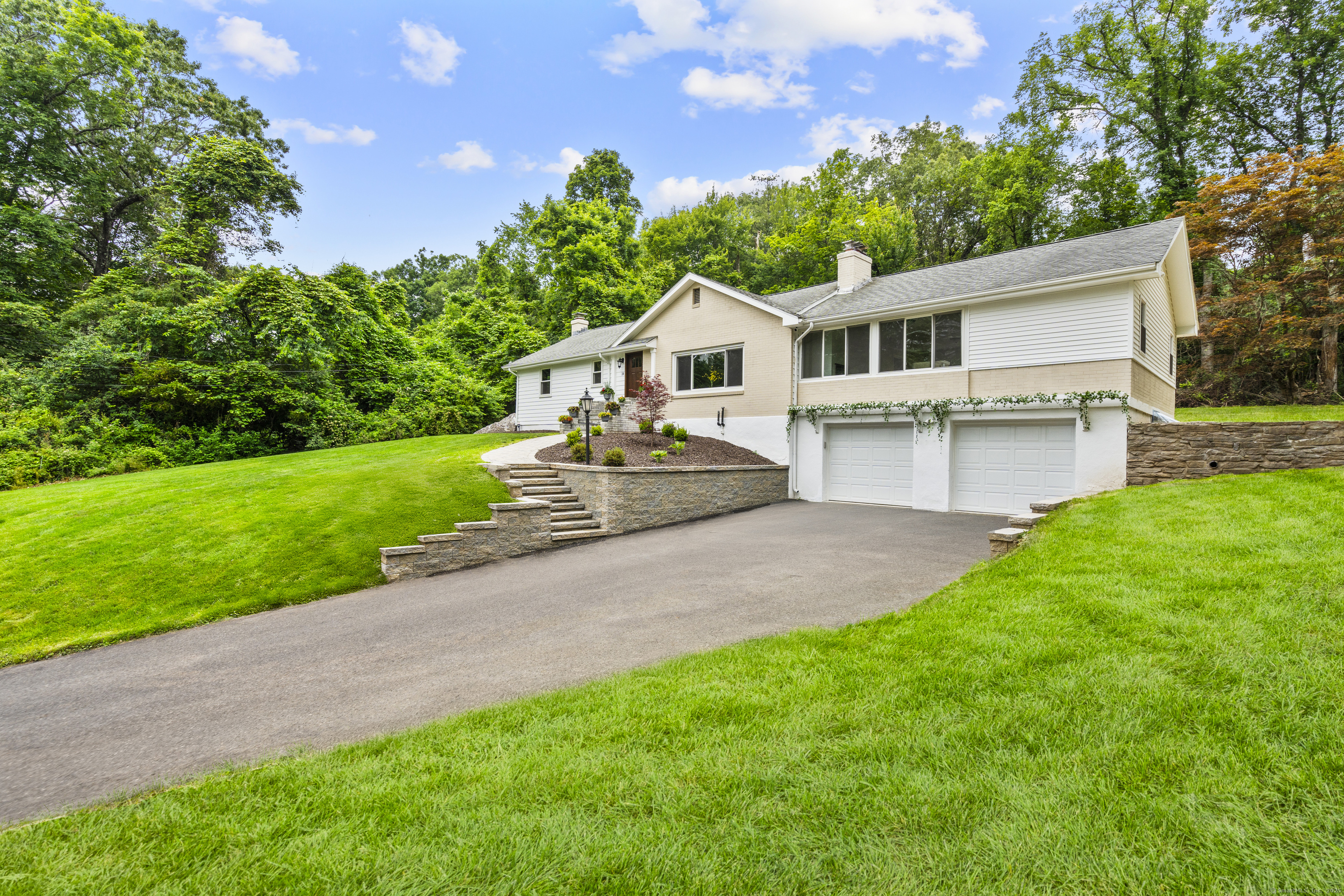 14 Pine Tree Lane