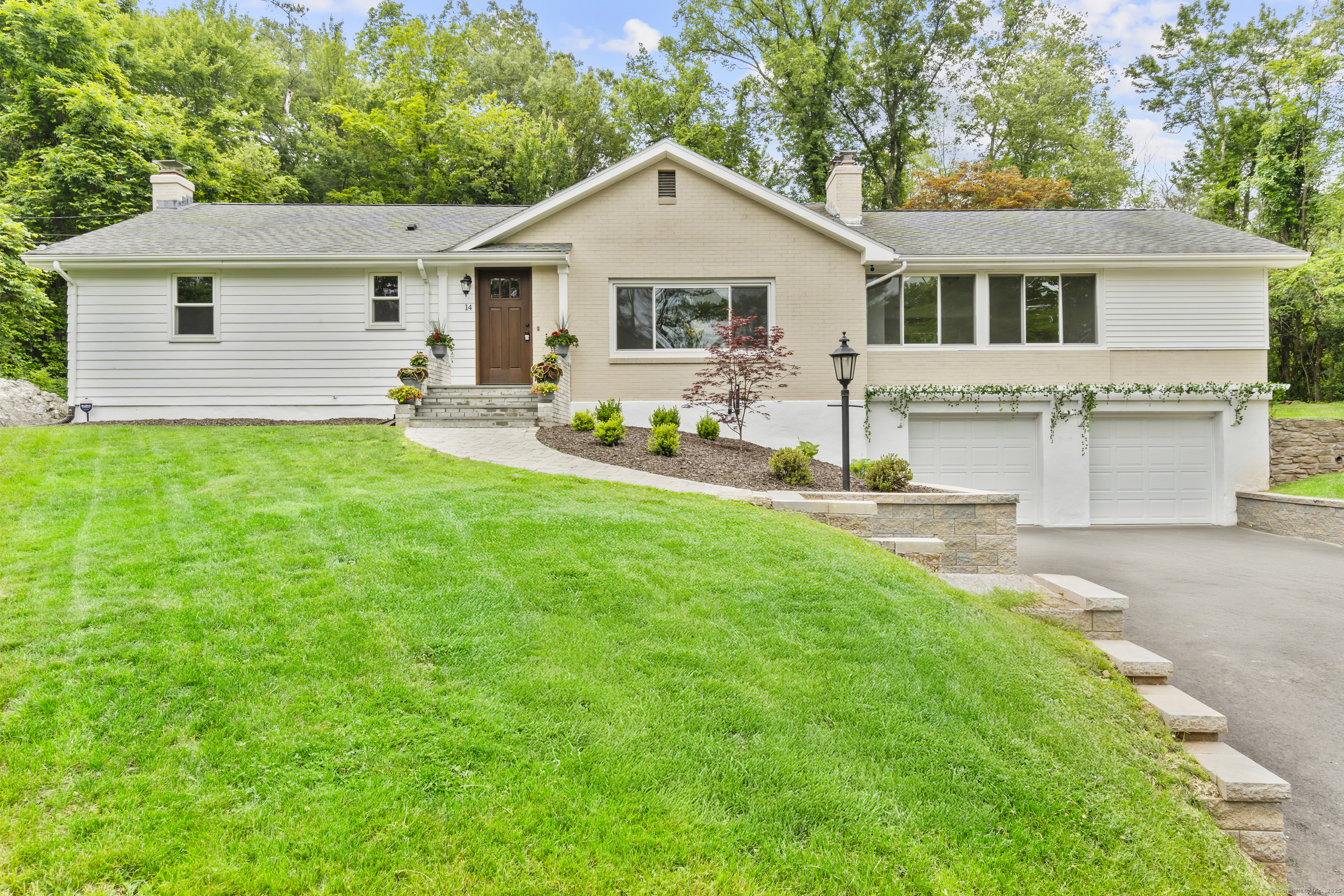 14 Pine Tree Lane