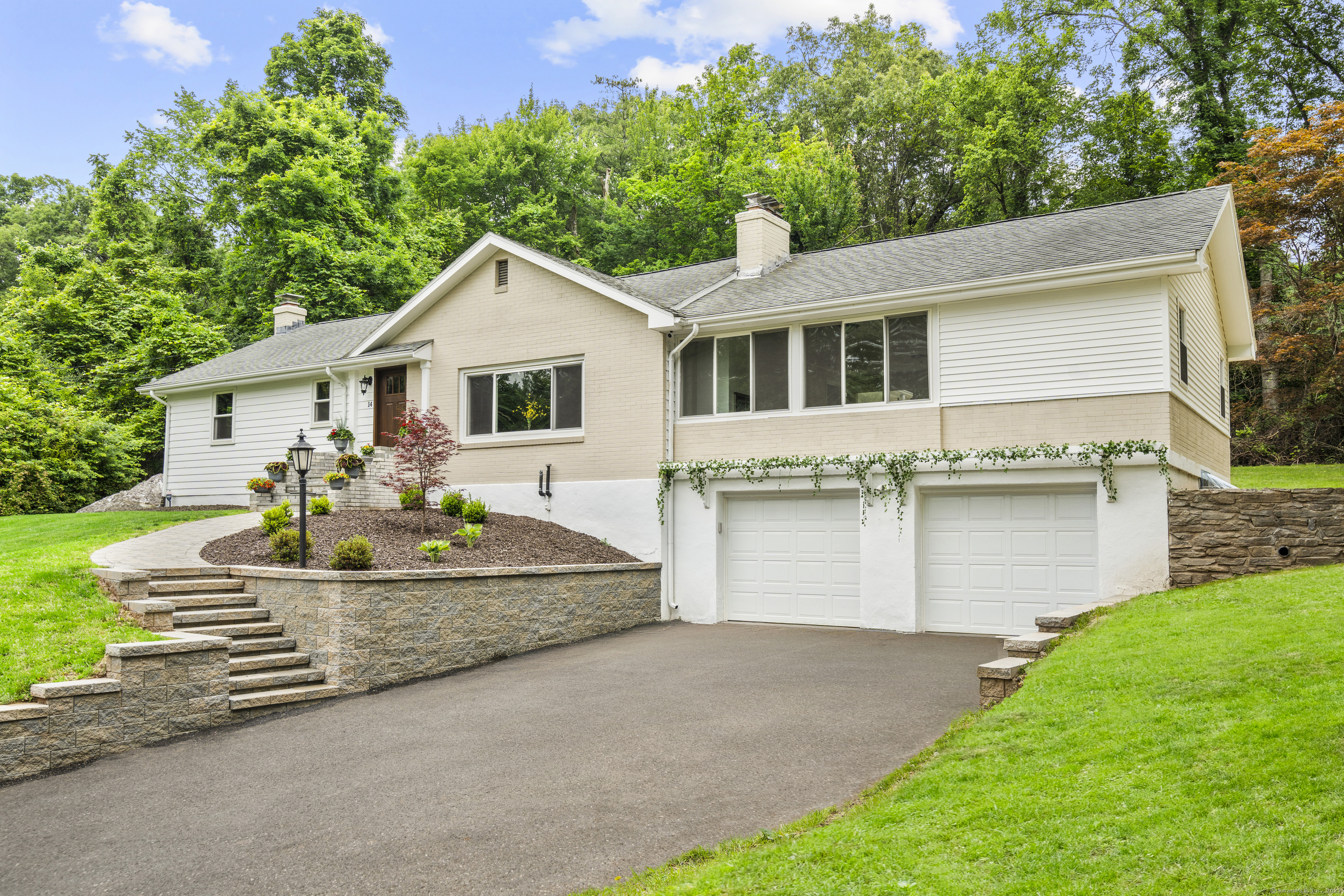 14 Pine Tree Lane