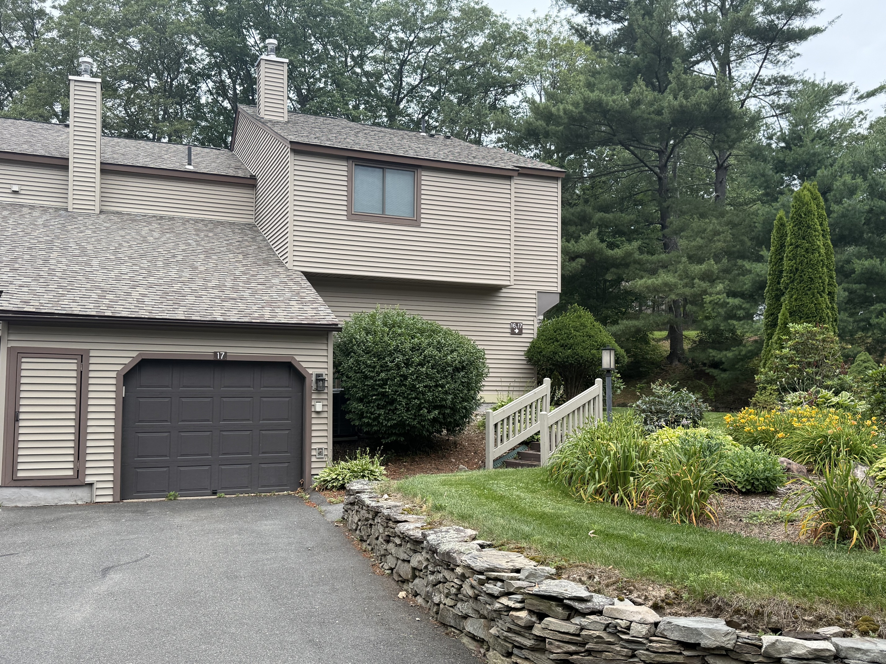 17 Maple Lane 17