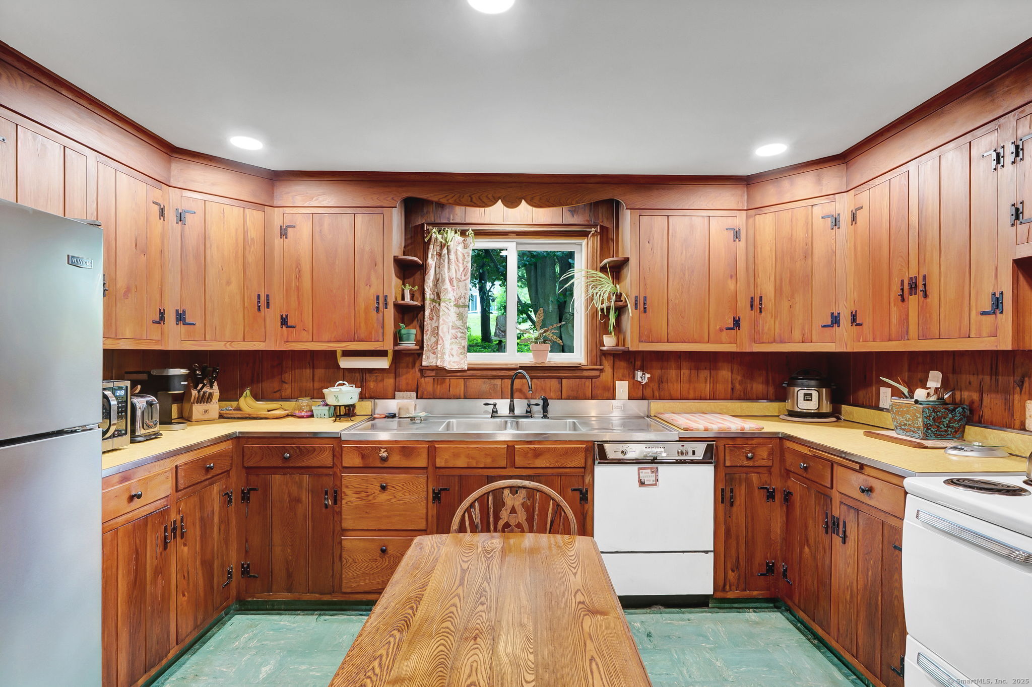 206 Ellwood Road