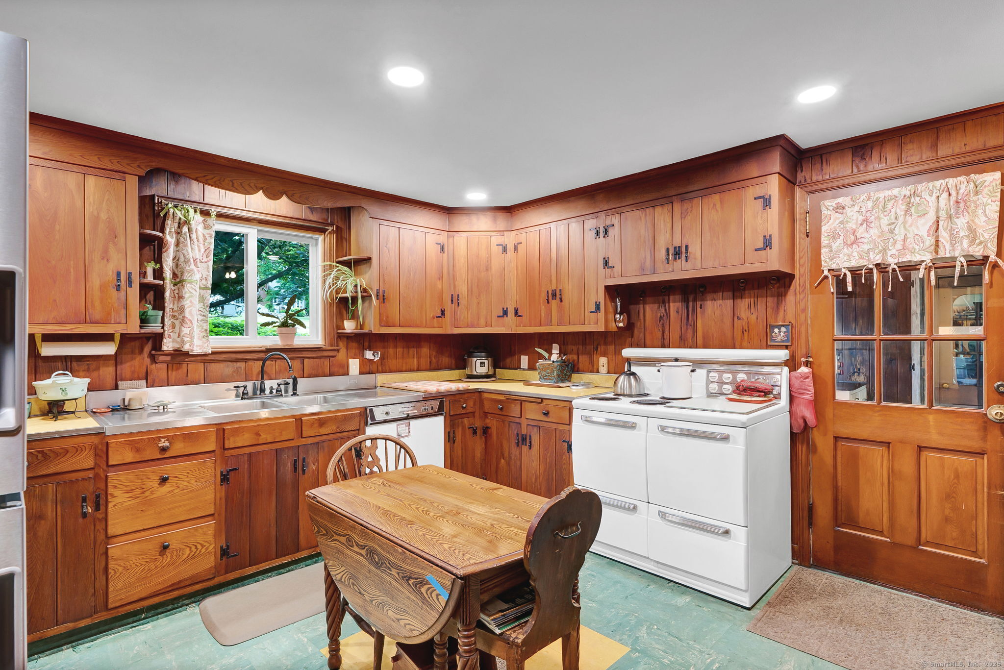 206 Ellwood Road