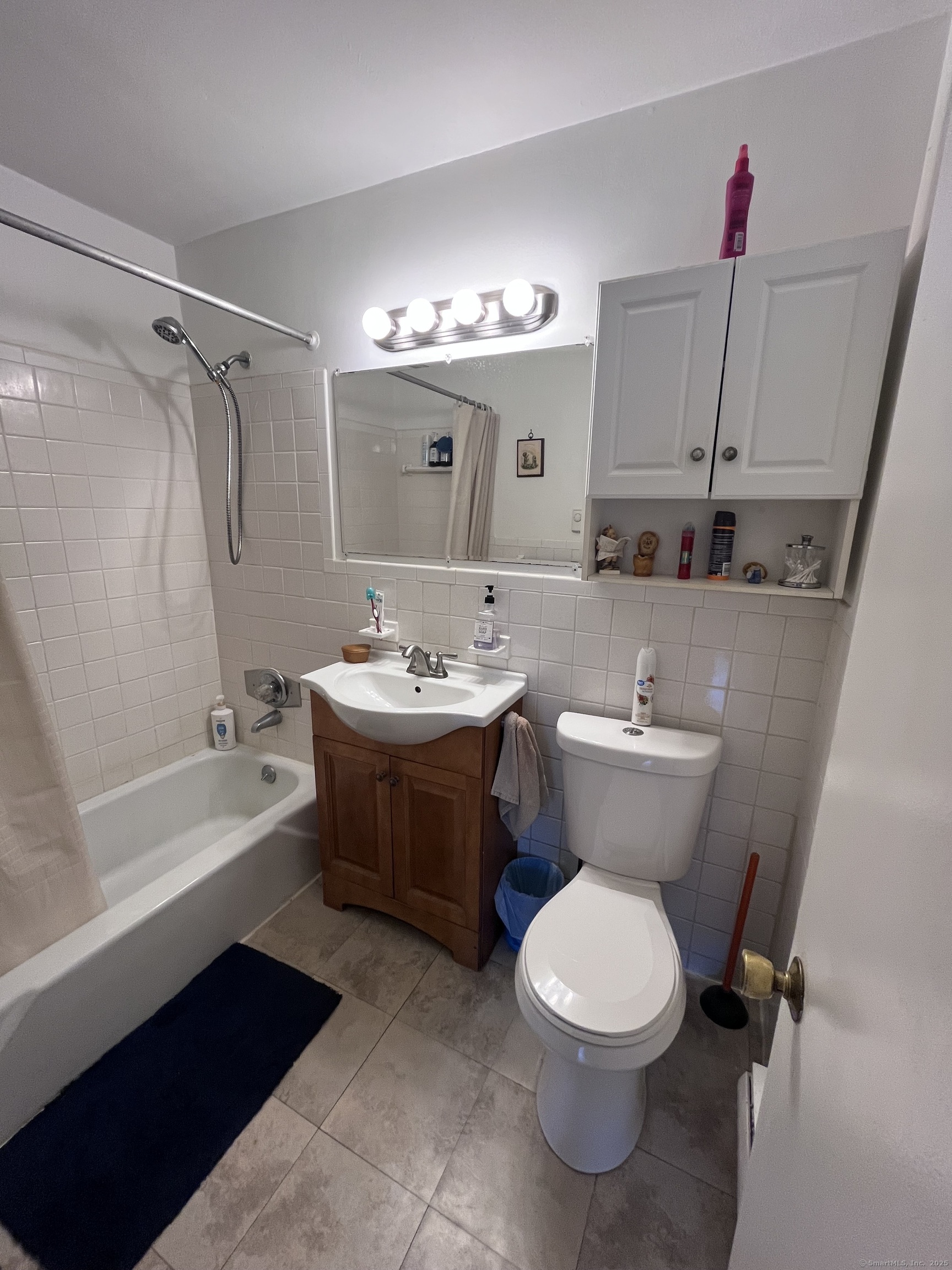 1622 Farmington Avenue APT 4