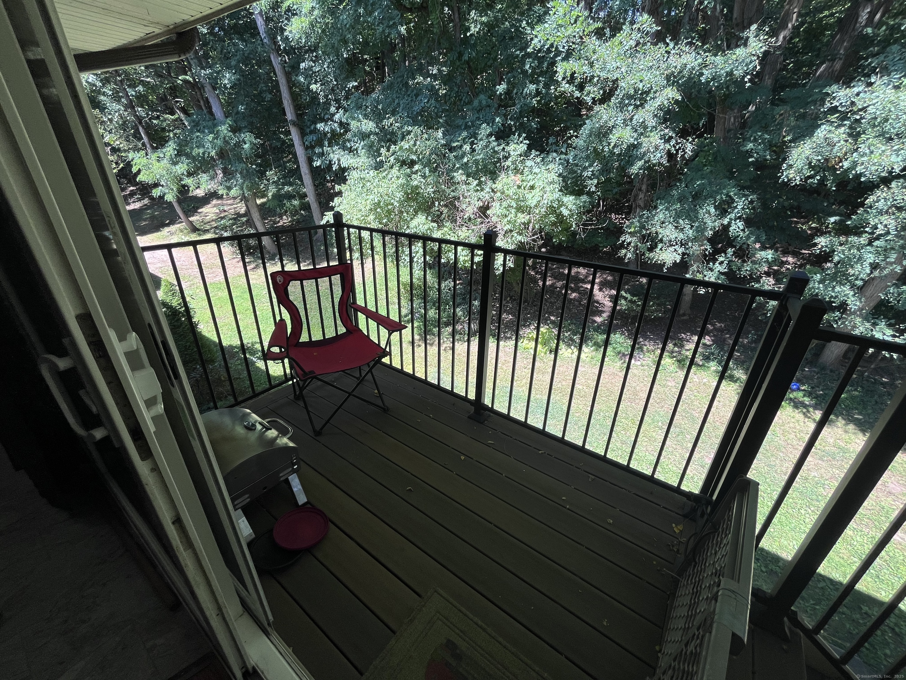 1622 Farmington Avenue APT 4