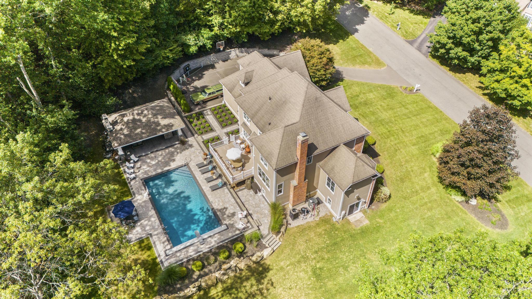 245 Kingswood Drive