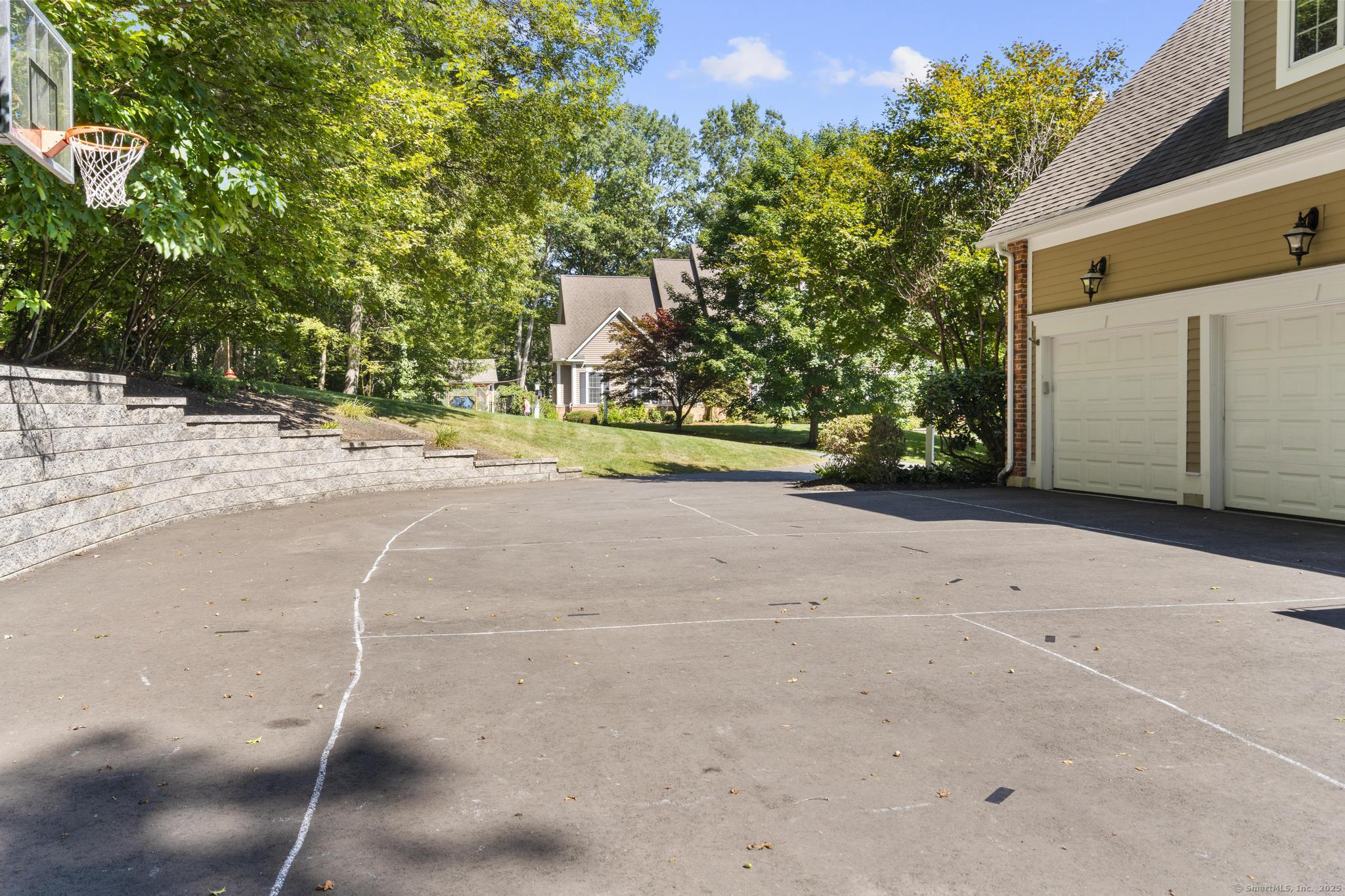 245 Kingswood Drive