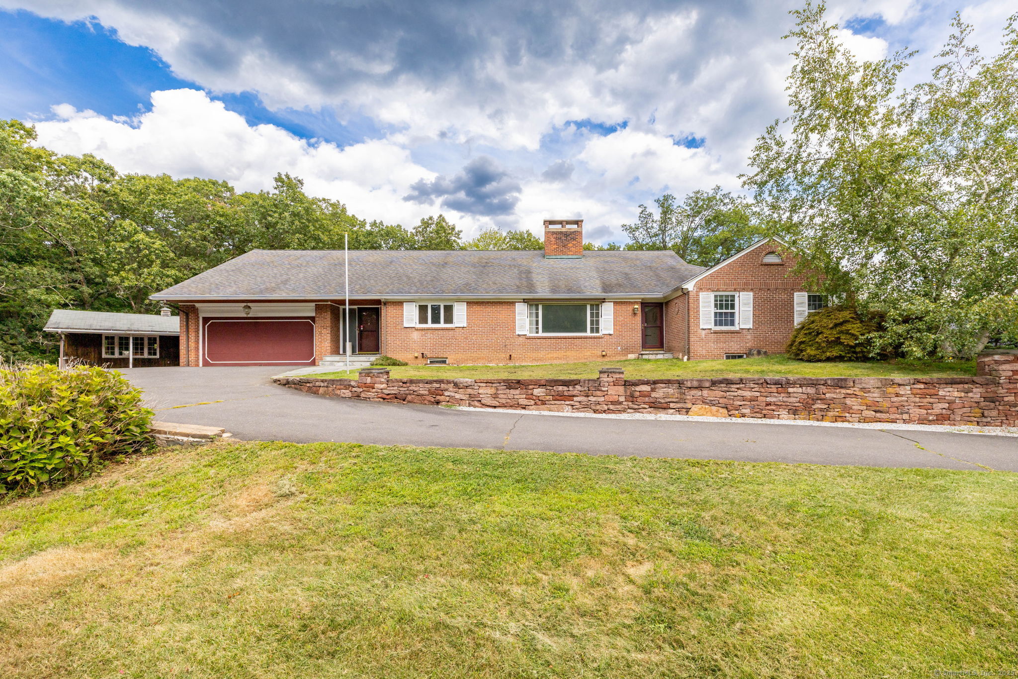 127 Mountain Road