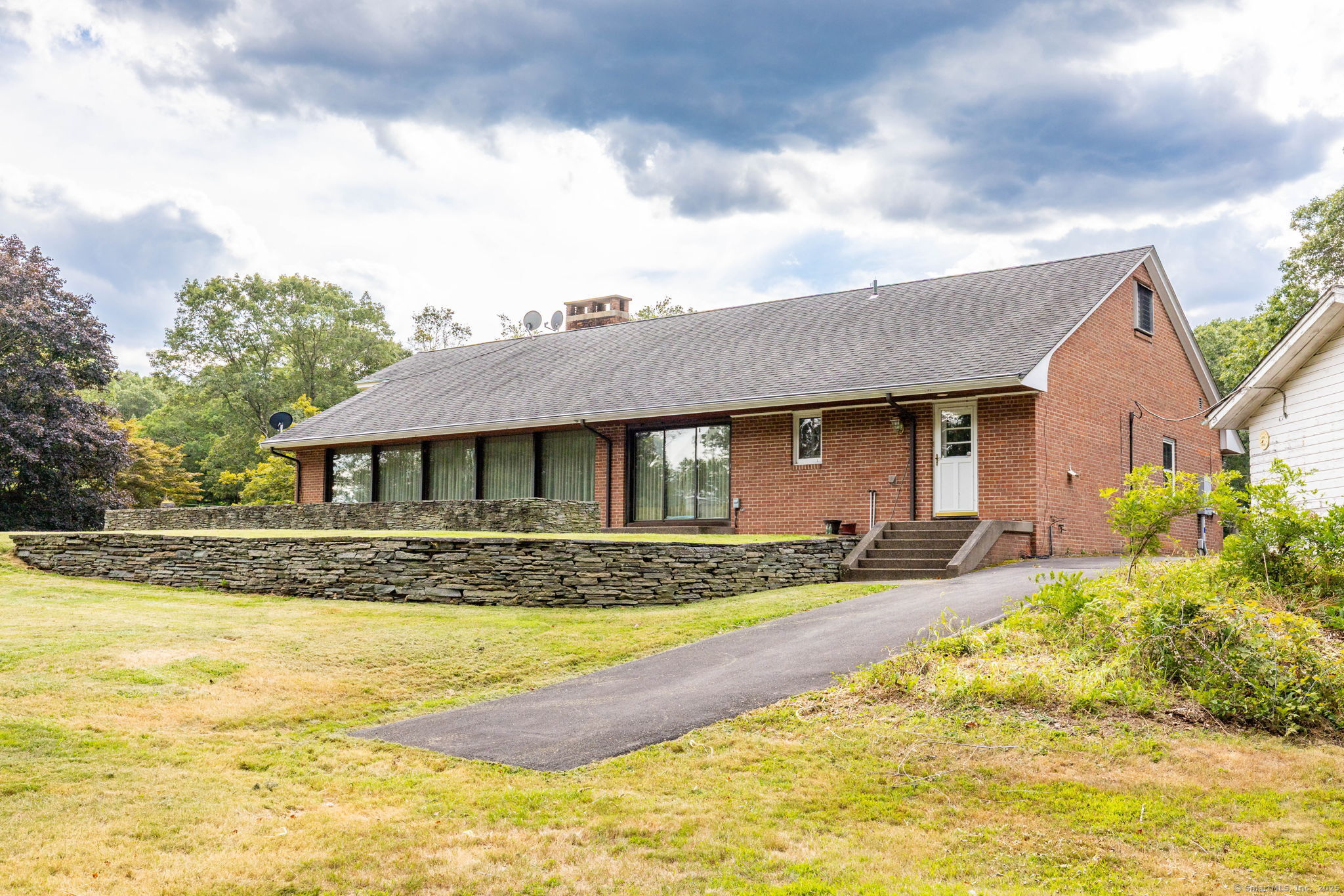 127 Mountain Road