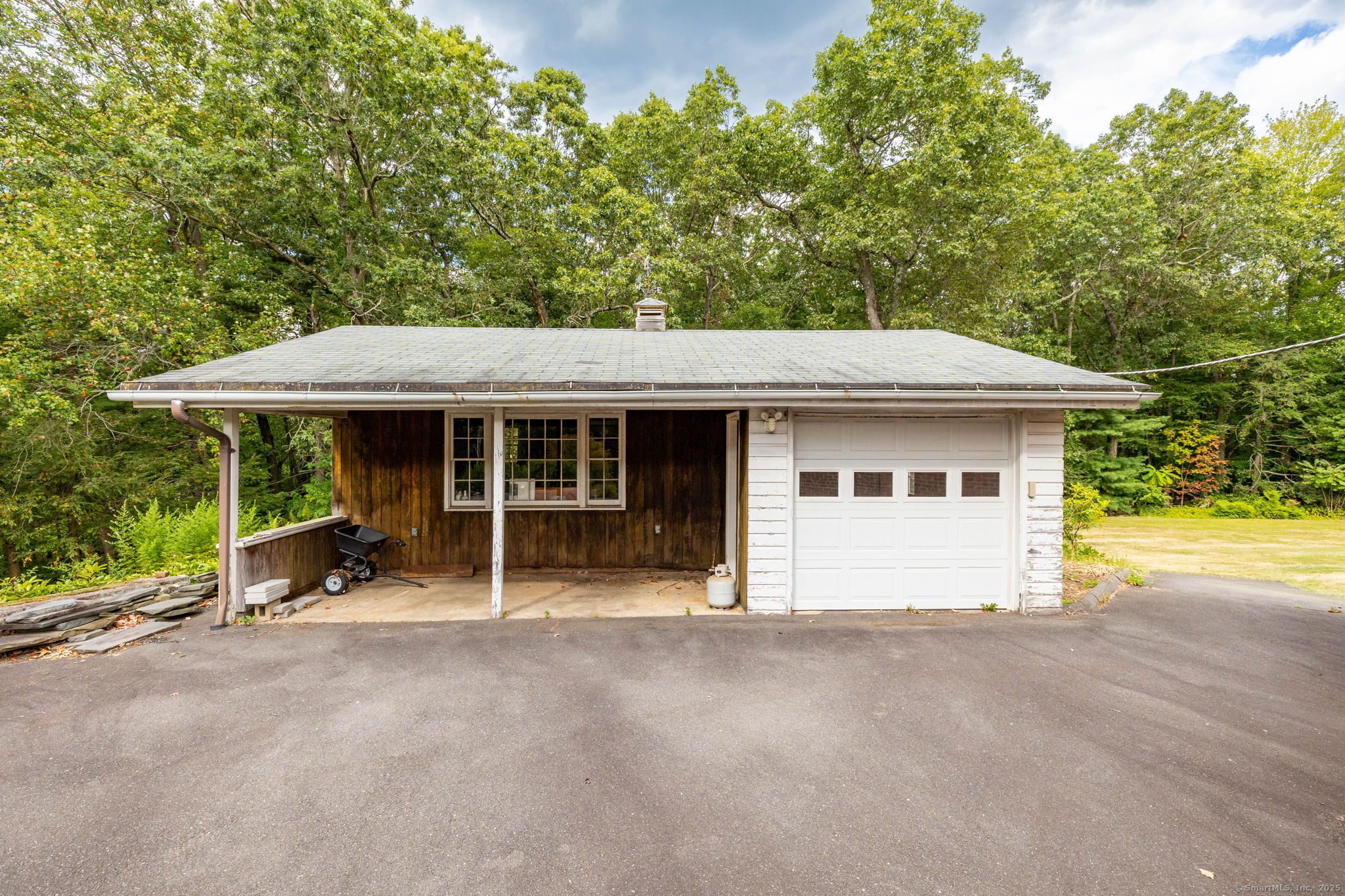 127 Mountain Road
