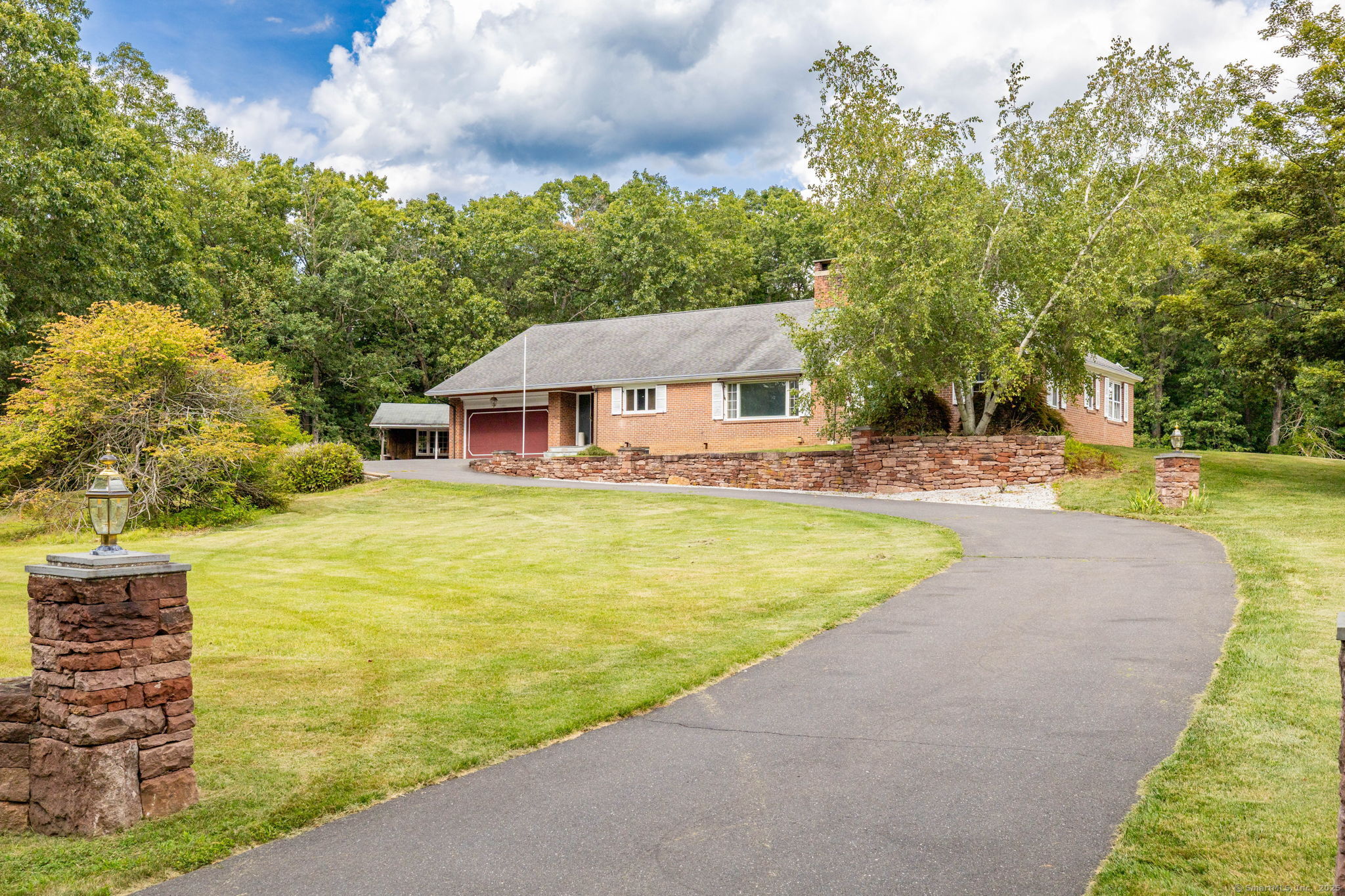 127 Mountain Road