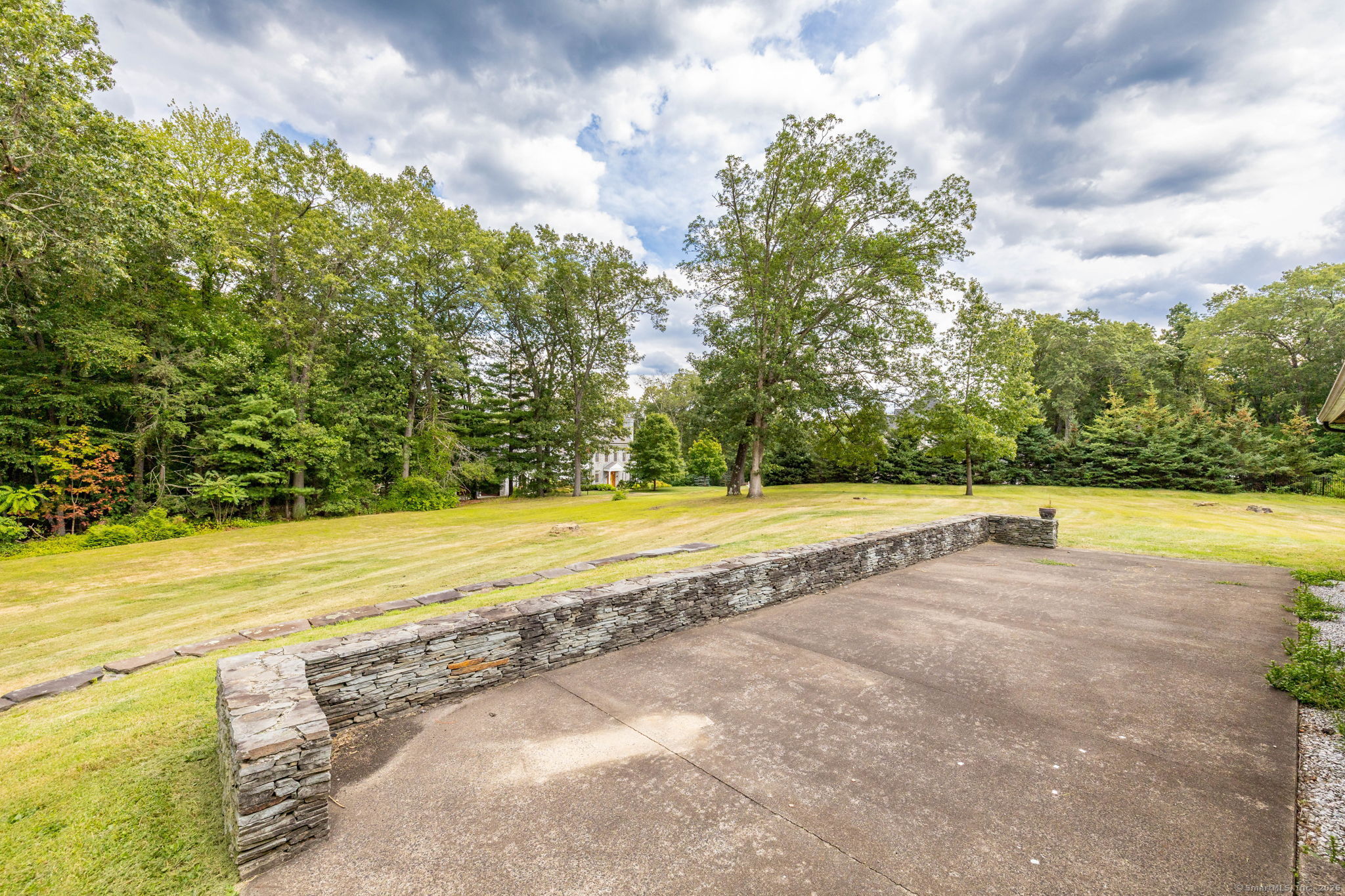 127 Mountain Road