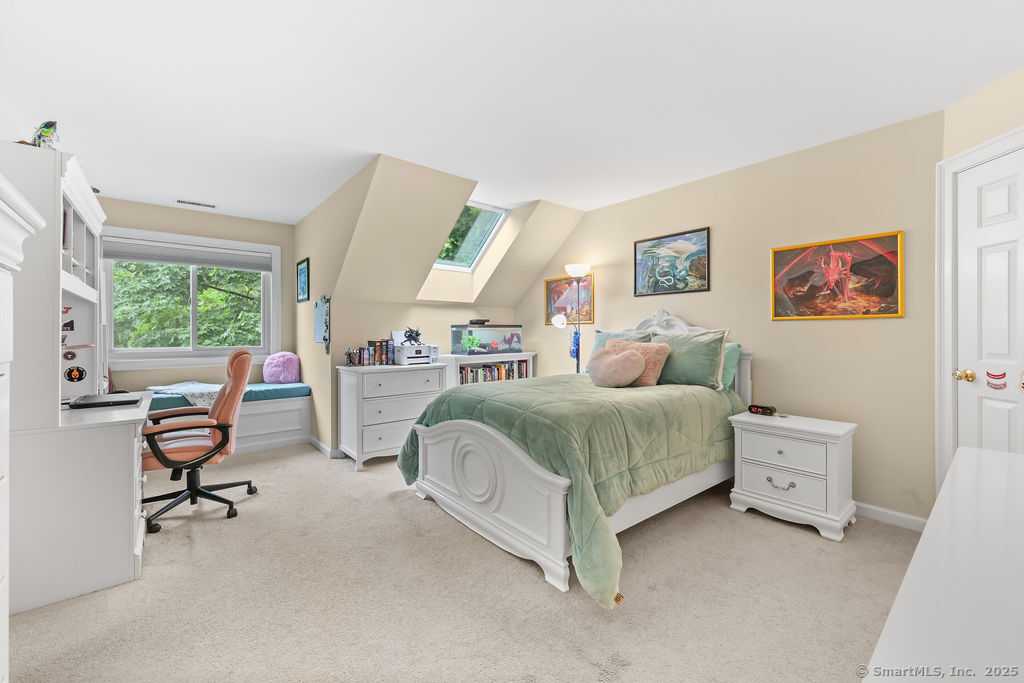 16 Oak Bluff