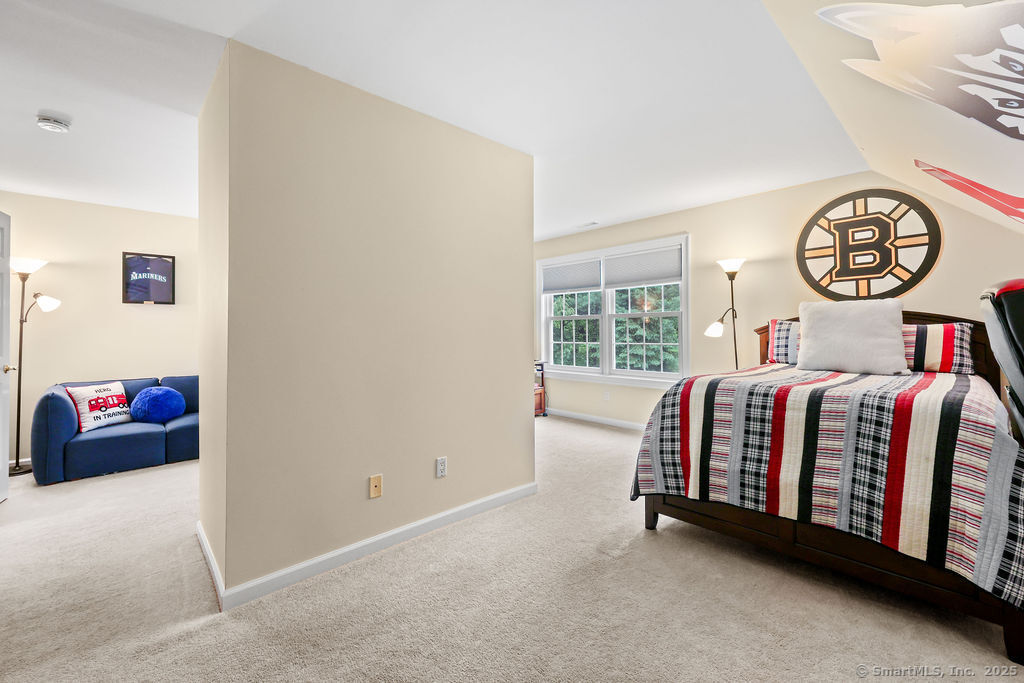 16 Oak Bluff
