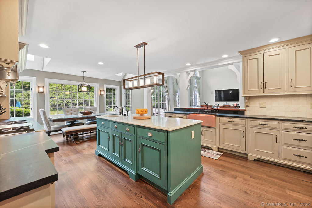 16 Oak Bluff