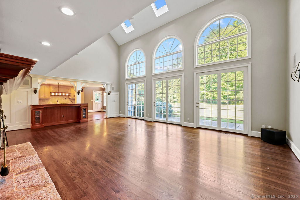 16 Oak Bluff