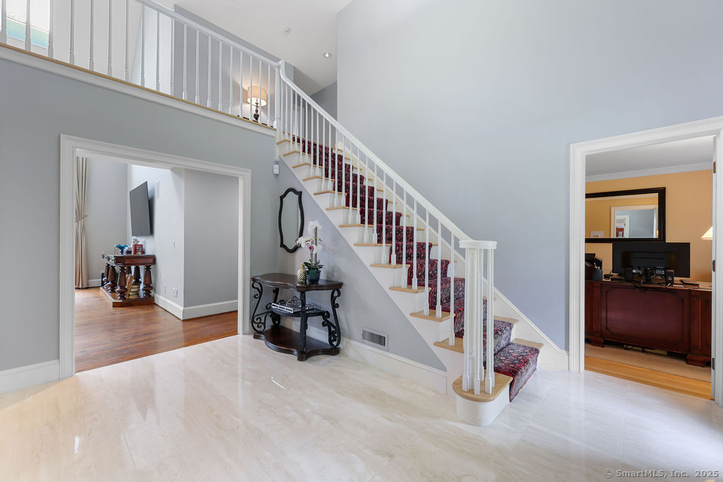 16 Oak Bluff