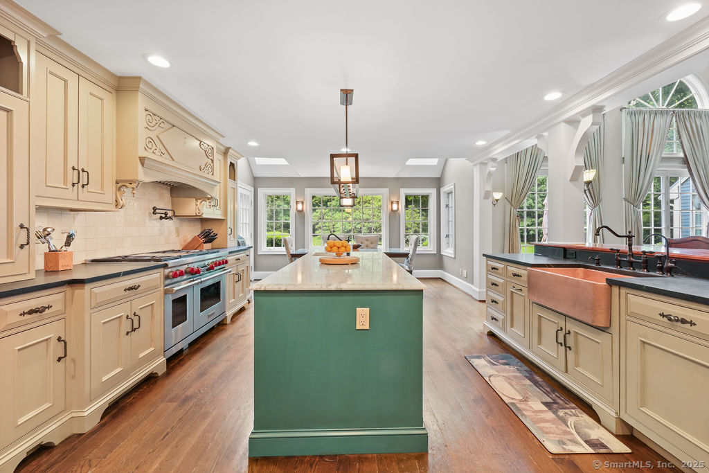 16 Oak Bluff