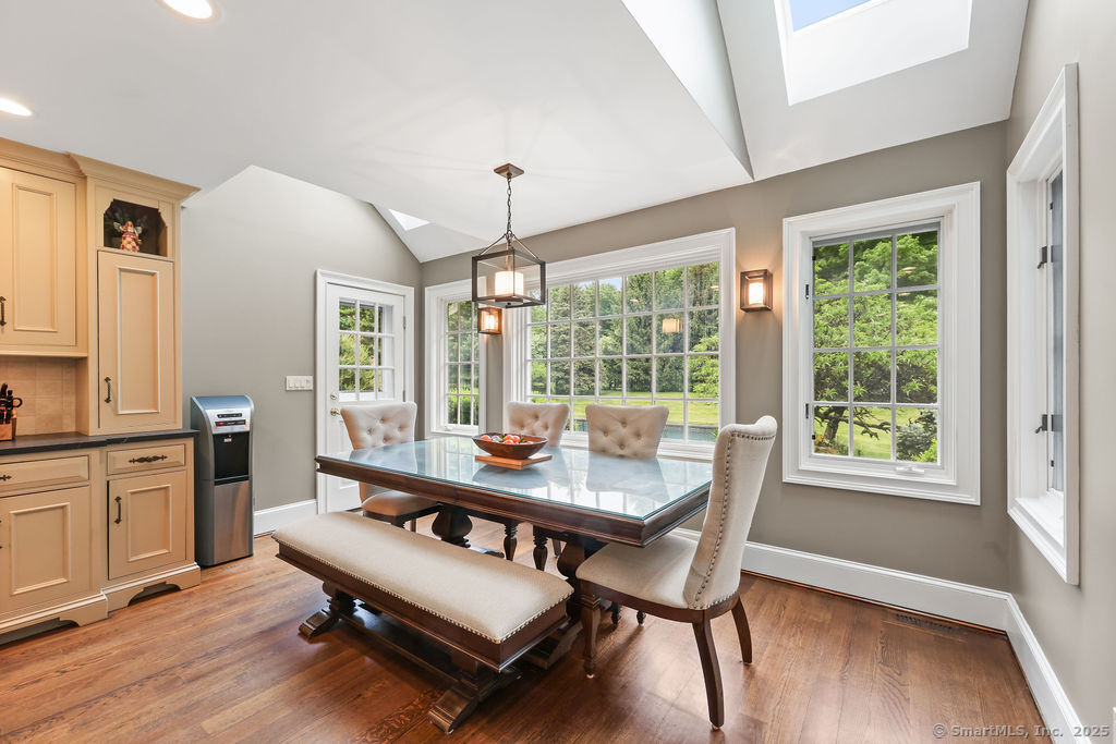 16 Oak Bluff