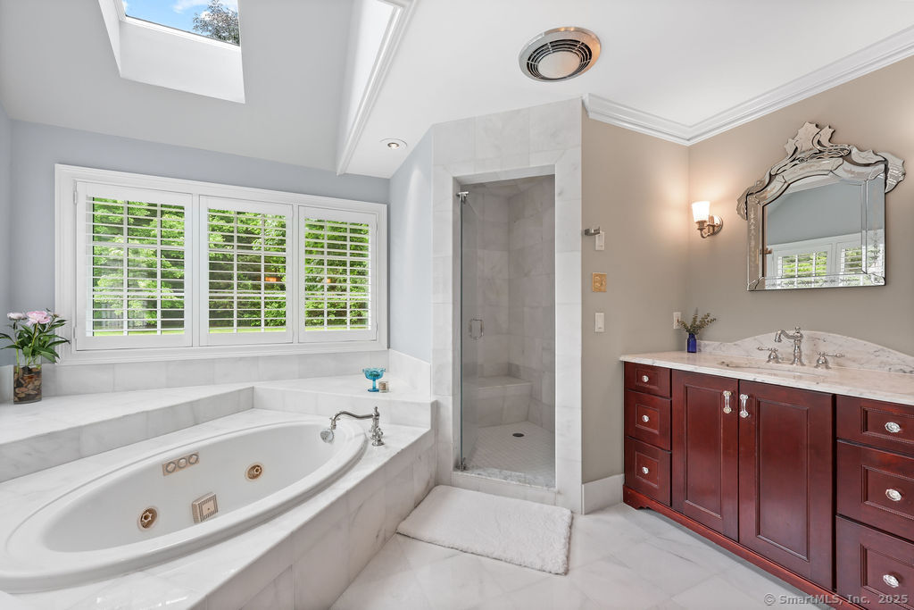 16 Oak Bluff