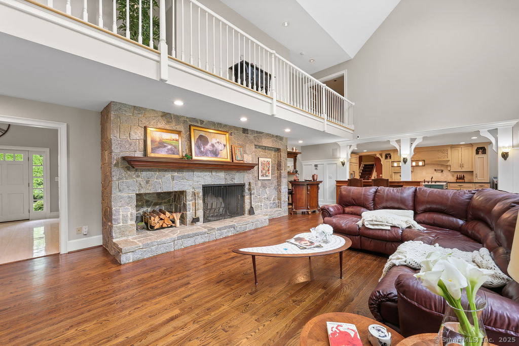 16 Oak Bluff